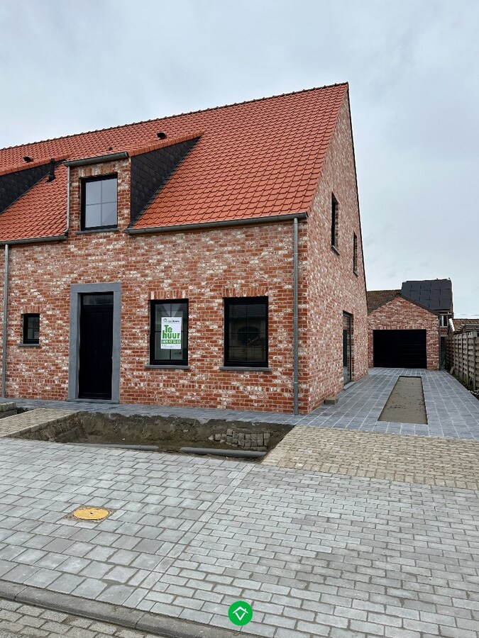 Halfopen nieuwbouwwoning te Bovekerke 