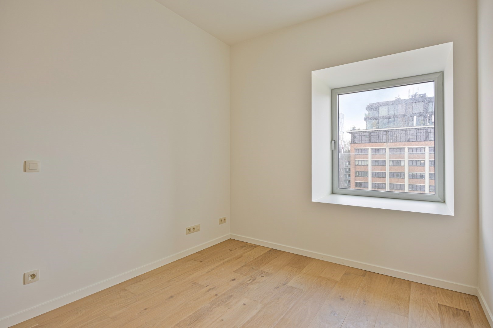 Nieuwbouwappartement met 2 slaapkamers, ruim terras en autostaanplaats - EPC  A - bewoonbare opp. 99 m&#178; 