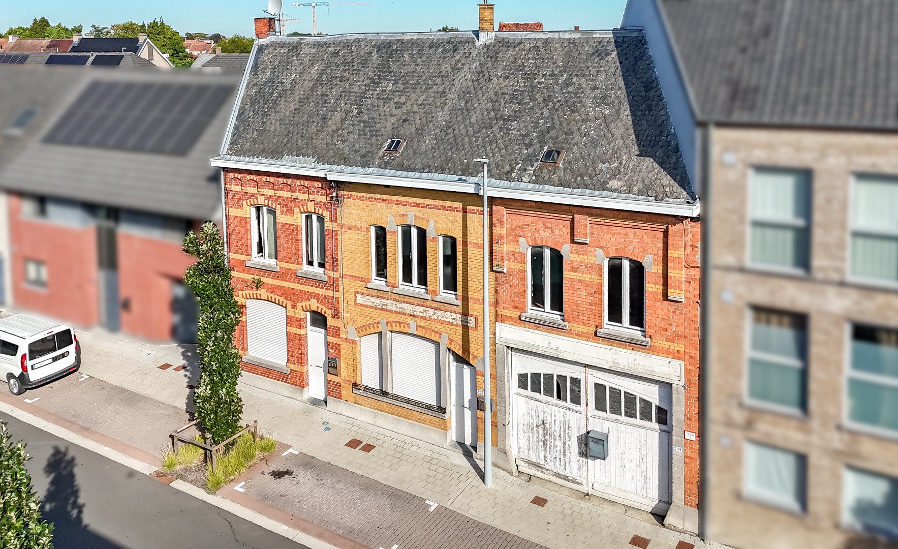 Te renoveren woningen met bijhorende loods! 