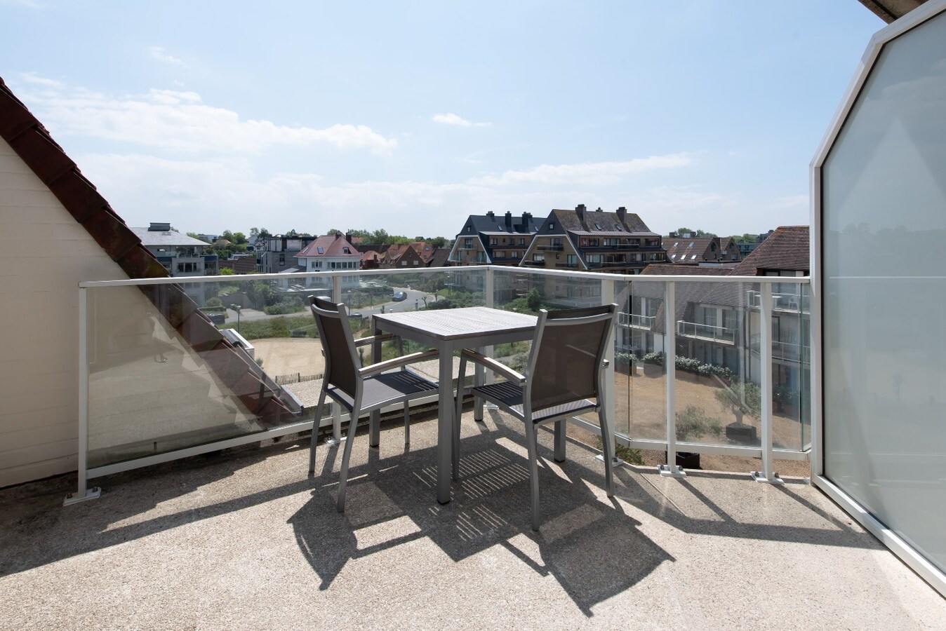 Luxueuze penthouse met drie slaapkamers en frontaal zeezicht in Res. Eden Beach 