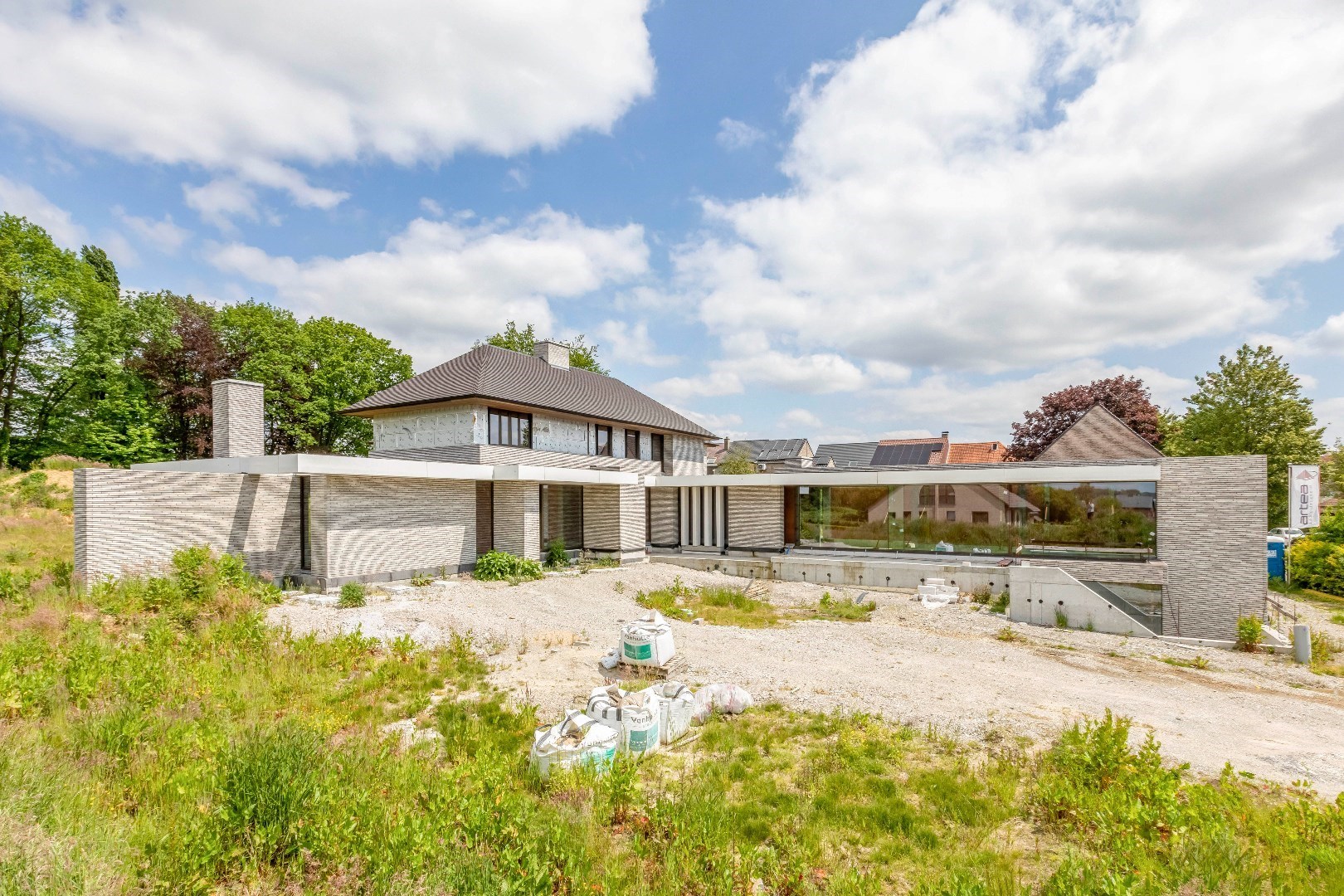 Unieke kans : exclusieve  riante villa  1400m&#178;  by Artea en Piet Bailyu Architects 
