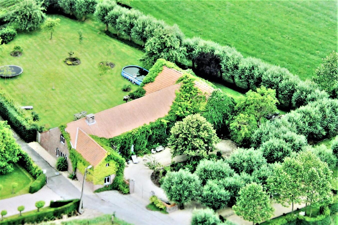 Landelijk gelegen hoeve met schuur en weilanden op ca. 1,28ha te Meise (Vlaams-Brabant) 