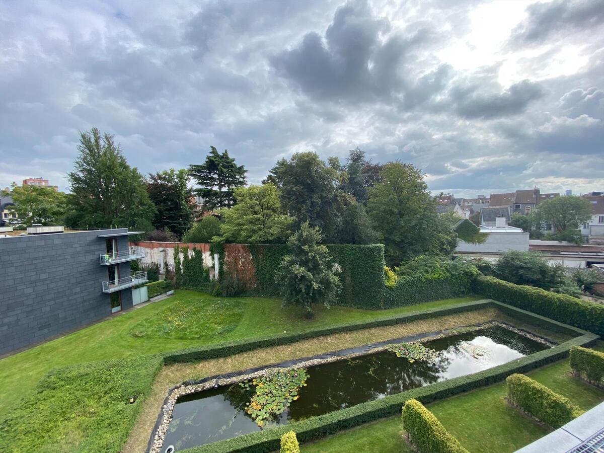 Appartement met 2 slaapkamers en 2 terrassen in centrum Gent 