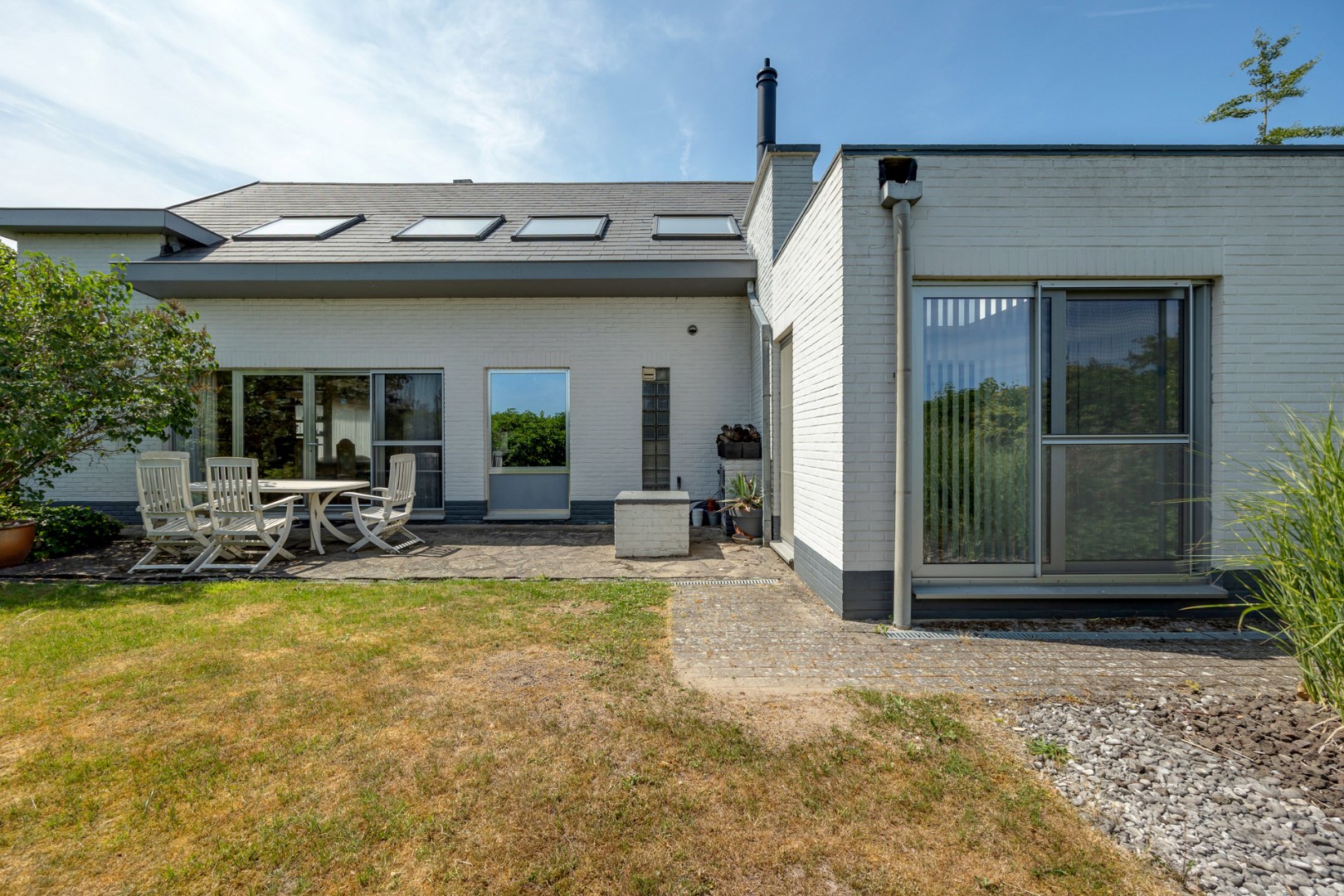 Ruime villa, ideaal voor groot gezin of vrij beroep 