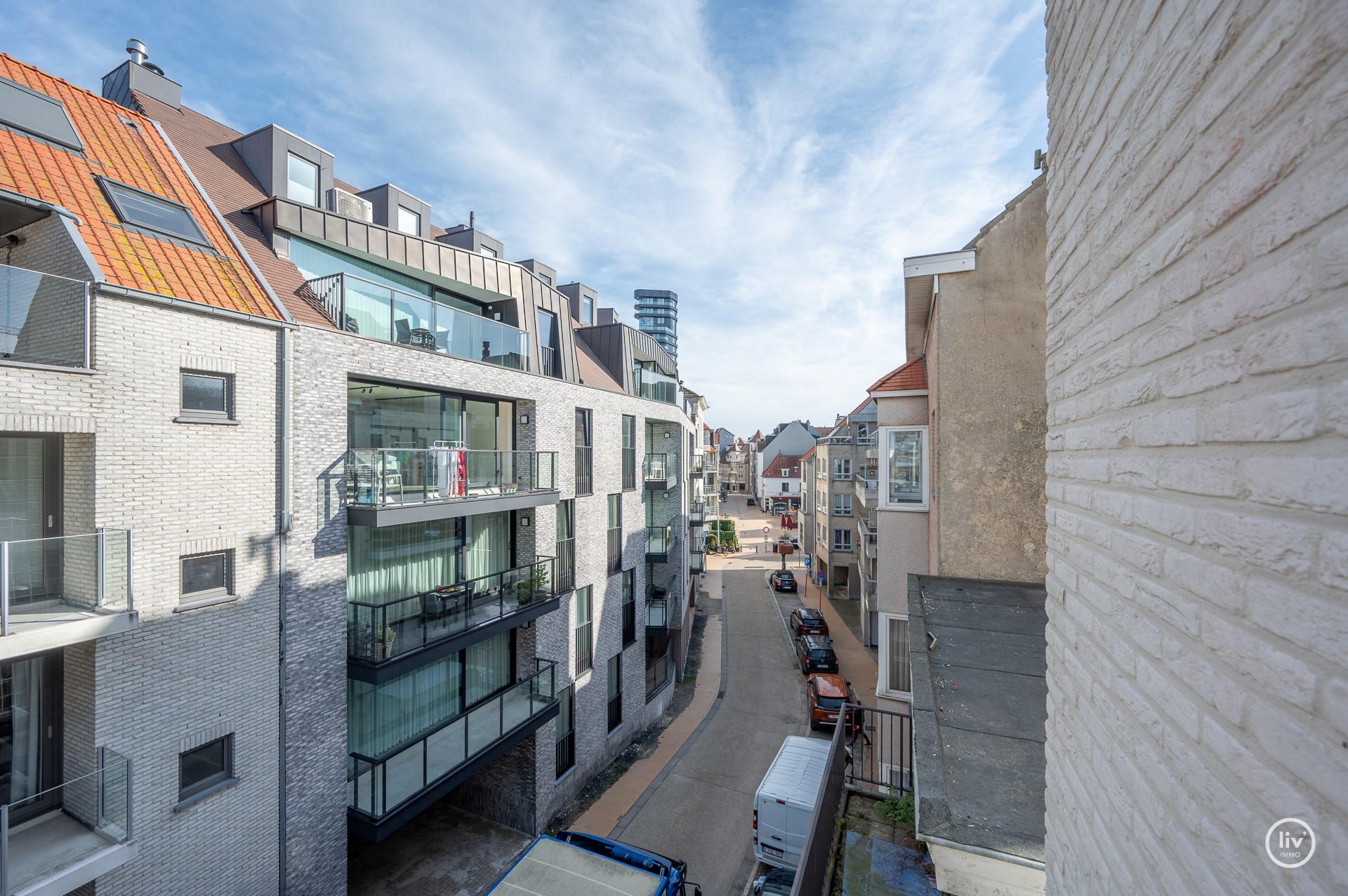 NIEUW - Magnifiek nieuwbouwappartement met twee slaapkamers, op wandelafstand van het strand te Heist. Het appartement is gelegen op de derde verdieping. 