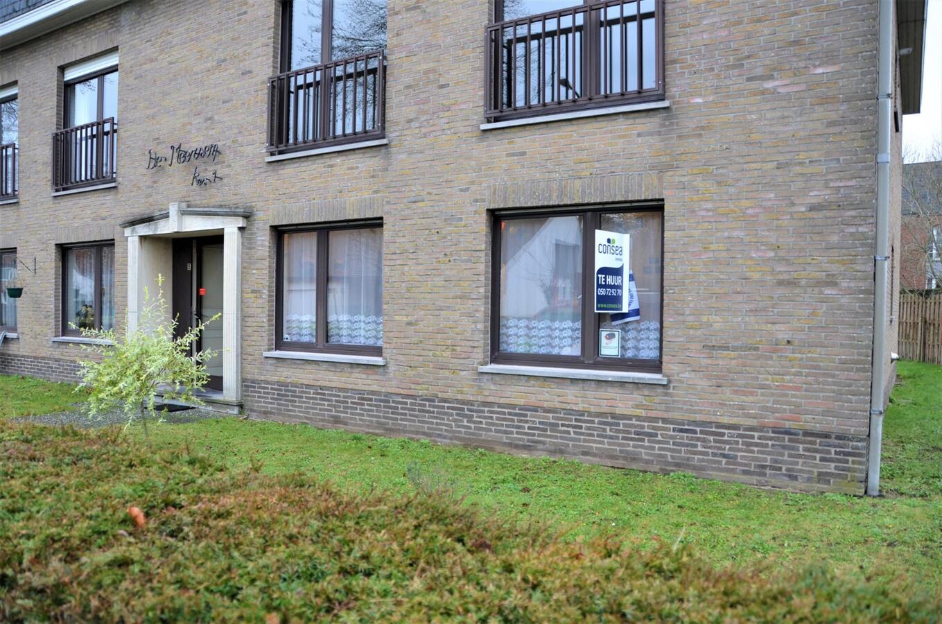 Gelijkvloers appartement met garage en tuin 