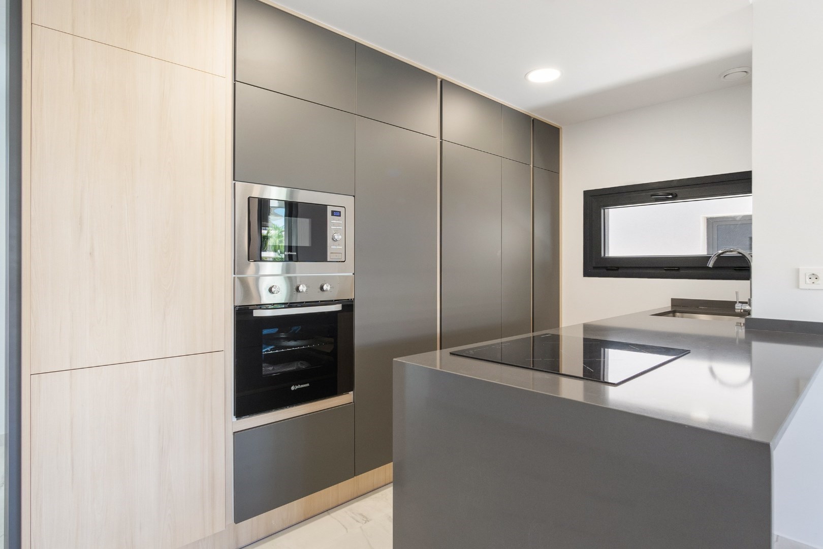 SPECIALE AANBIEDING Volledig ingericht nieuw appartement - direct beschikbaar! 