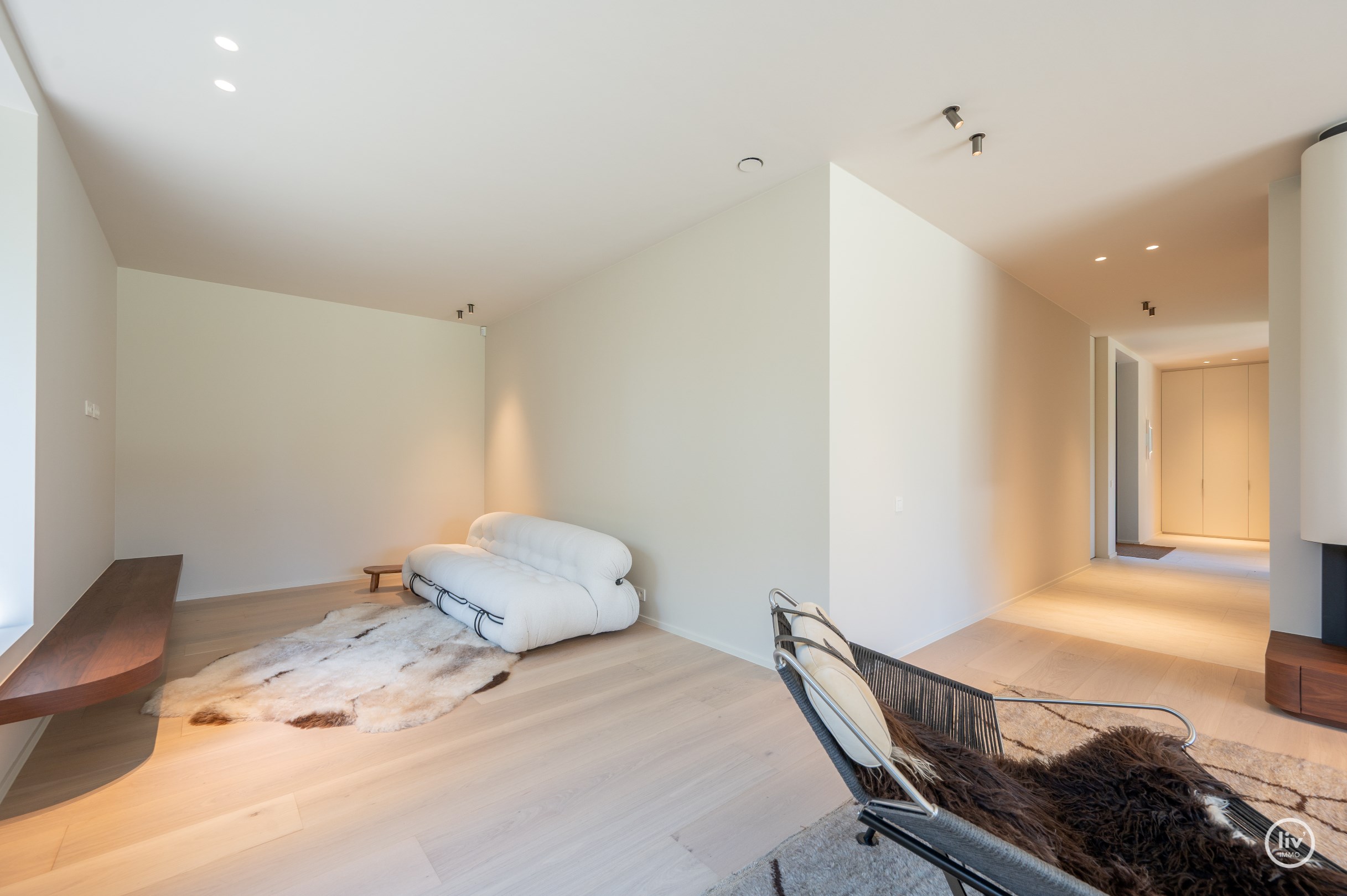 Journ&#233;e portes ouvertes samedi 4/07 de 14h &#224; 16h. Villa neuve exclusive avec piscine et jardin orient&#233; sud sur un grand terrain de 1.071m2. 