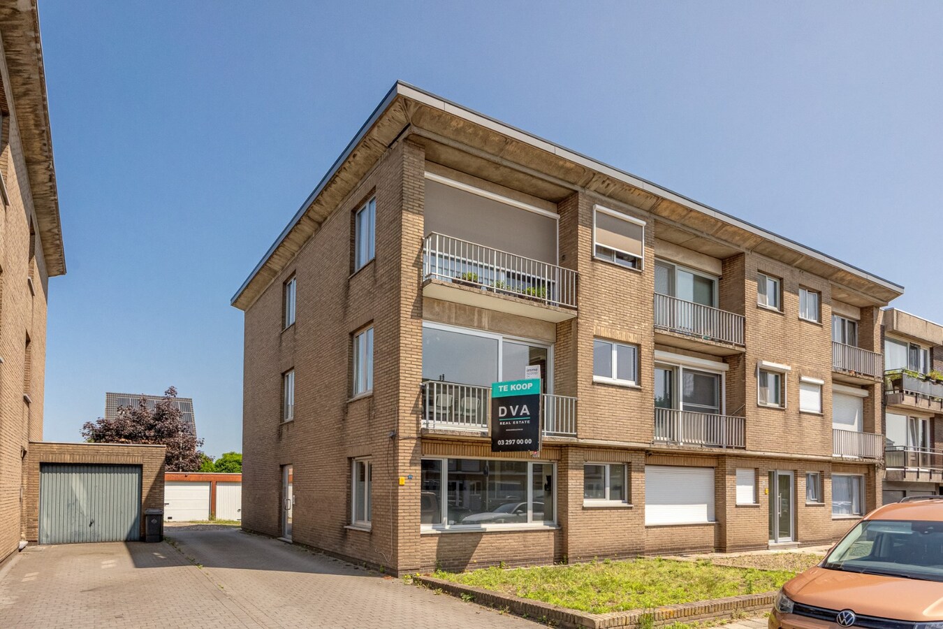 Gerenoveerd appt met 2 slpk en terras te Kapellen! 