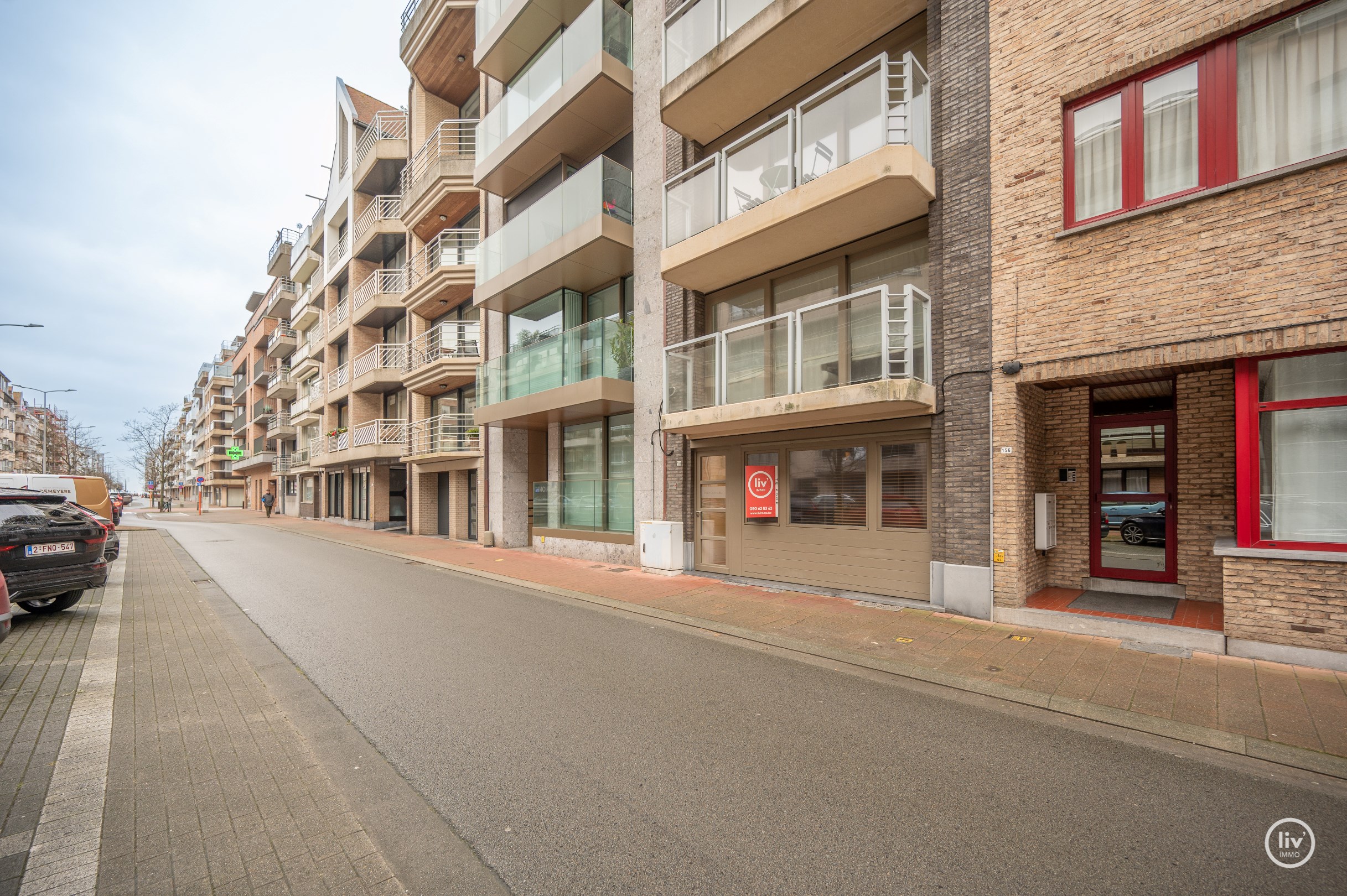 Rez-de- chaus&#233;e agr&#233;able avec 2 chambres &#224; coucher et cour situ&#233; &#224; Knokke. 