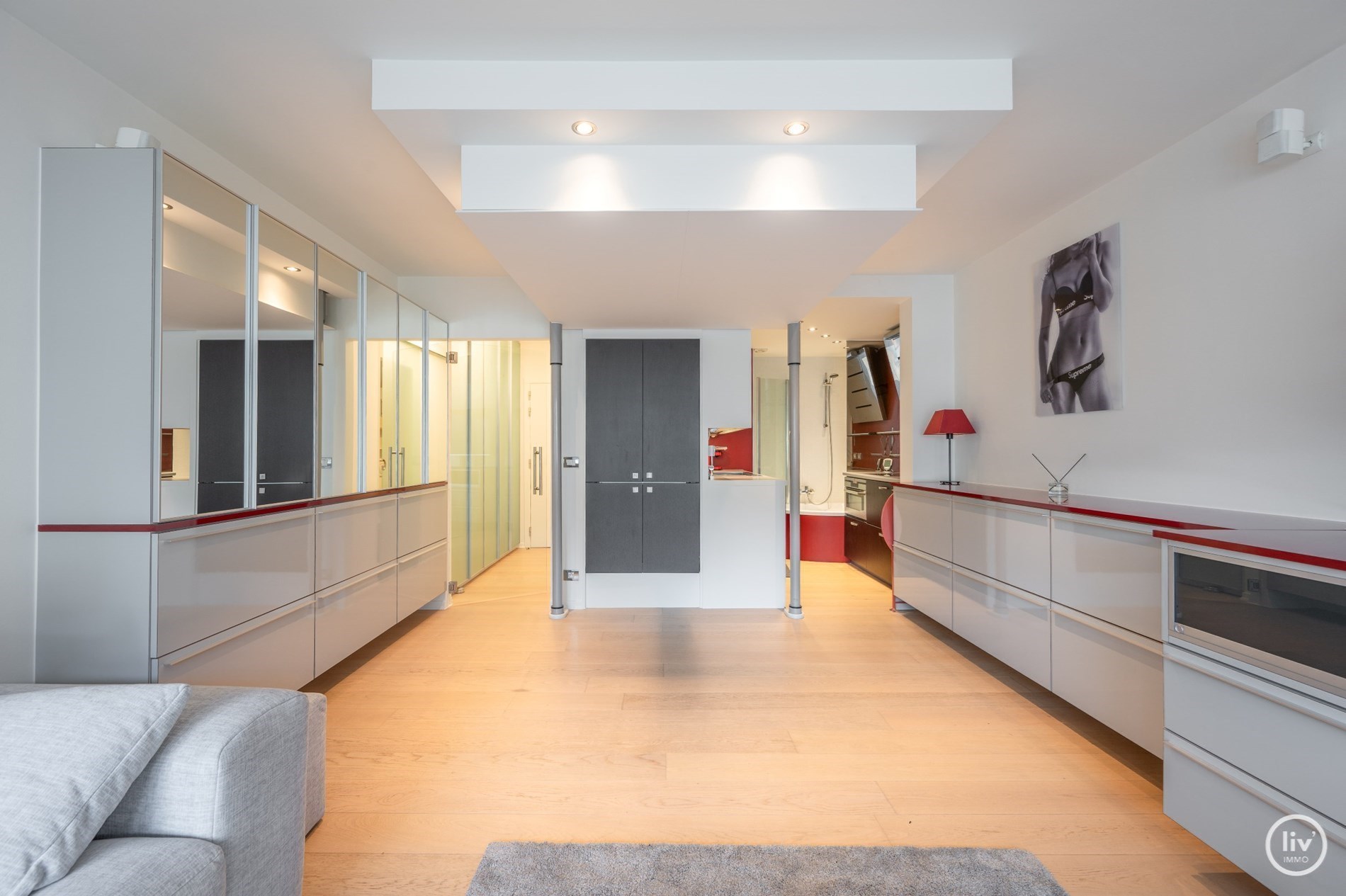 Beau studio bien am&#233;nag&#233;, situ&#233; dans l&#39;avenue Lippens &#224; quelques pas de la digue avec terrasse. 