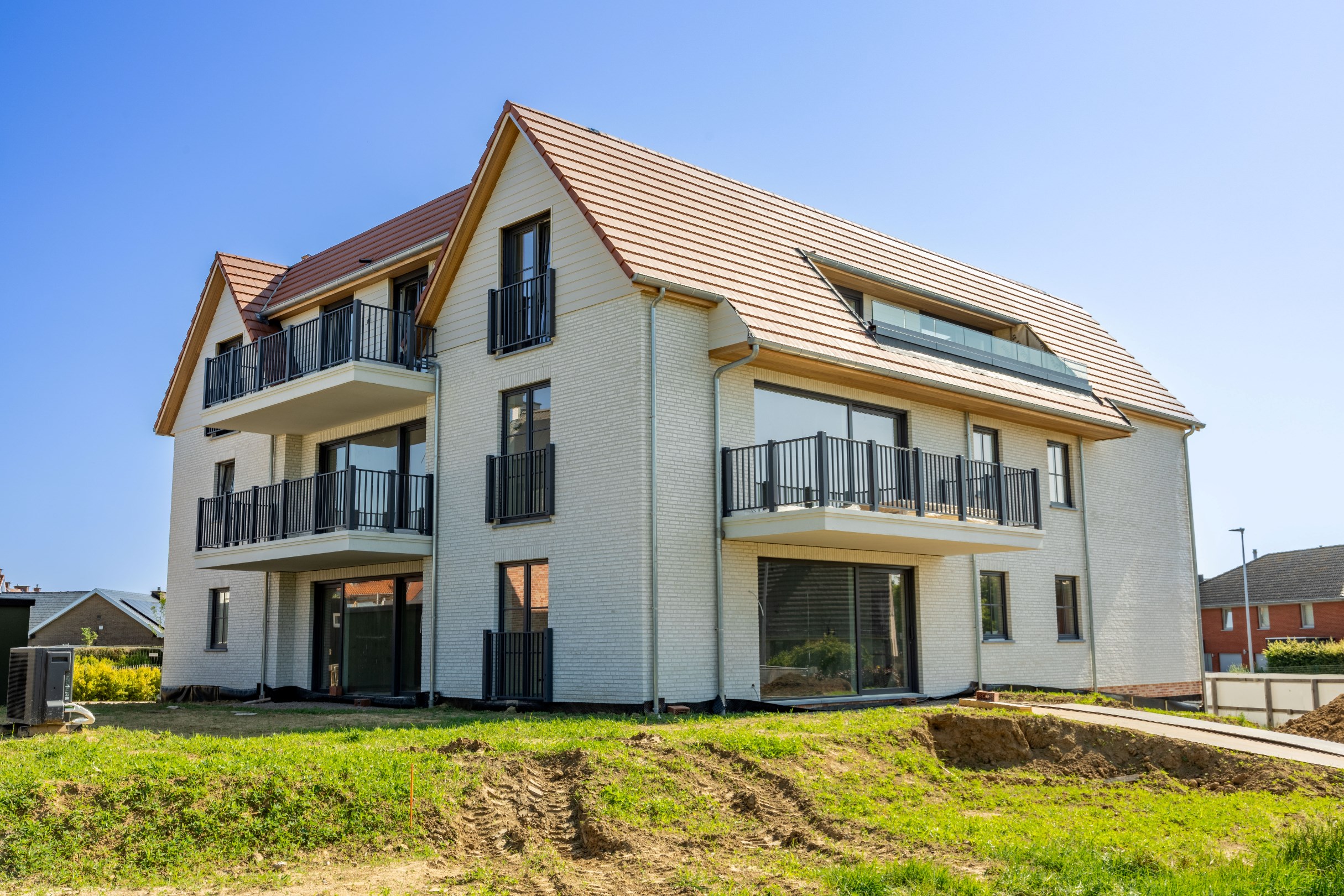 LUXUEUS NIEUWBOUWAPPARTEMENT MET ZONNIG TERRAS 