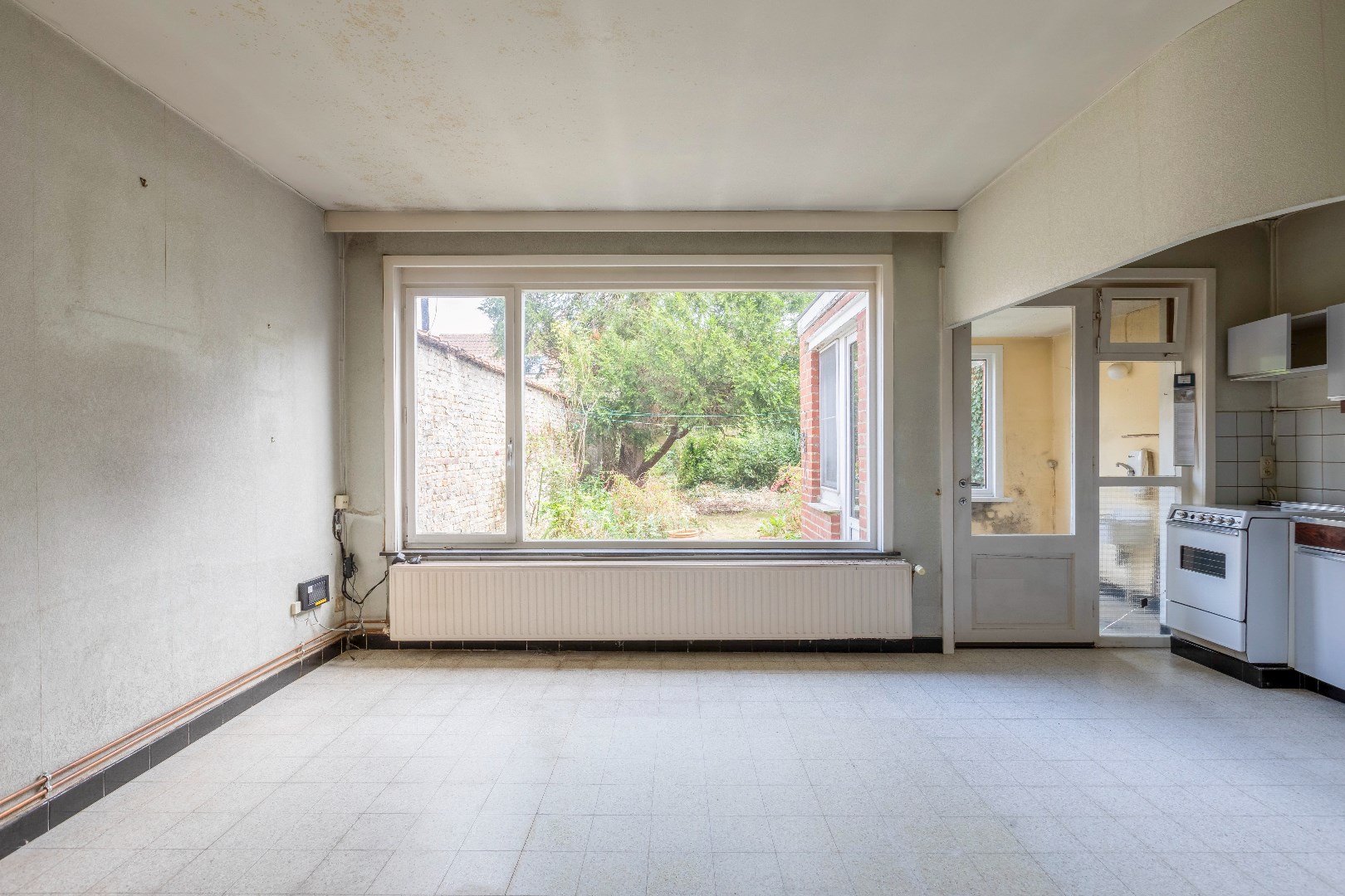 Te renoveren handelspand in het centrum van Ledeberg 