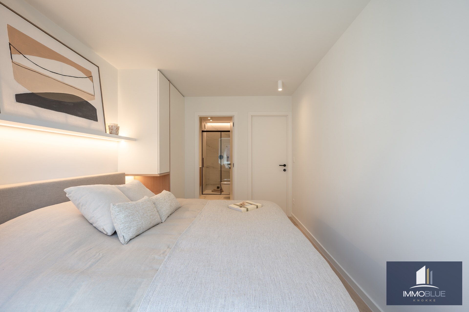Appartement d’angle avec terrasse orient&#233;e au sud et belle vue sur la mer. 