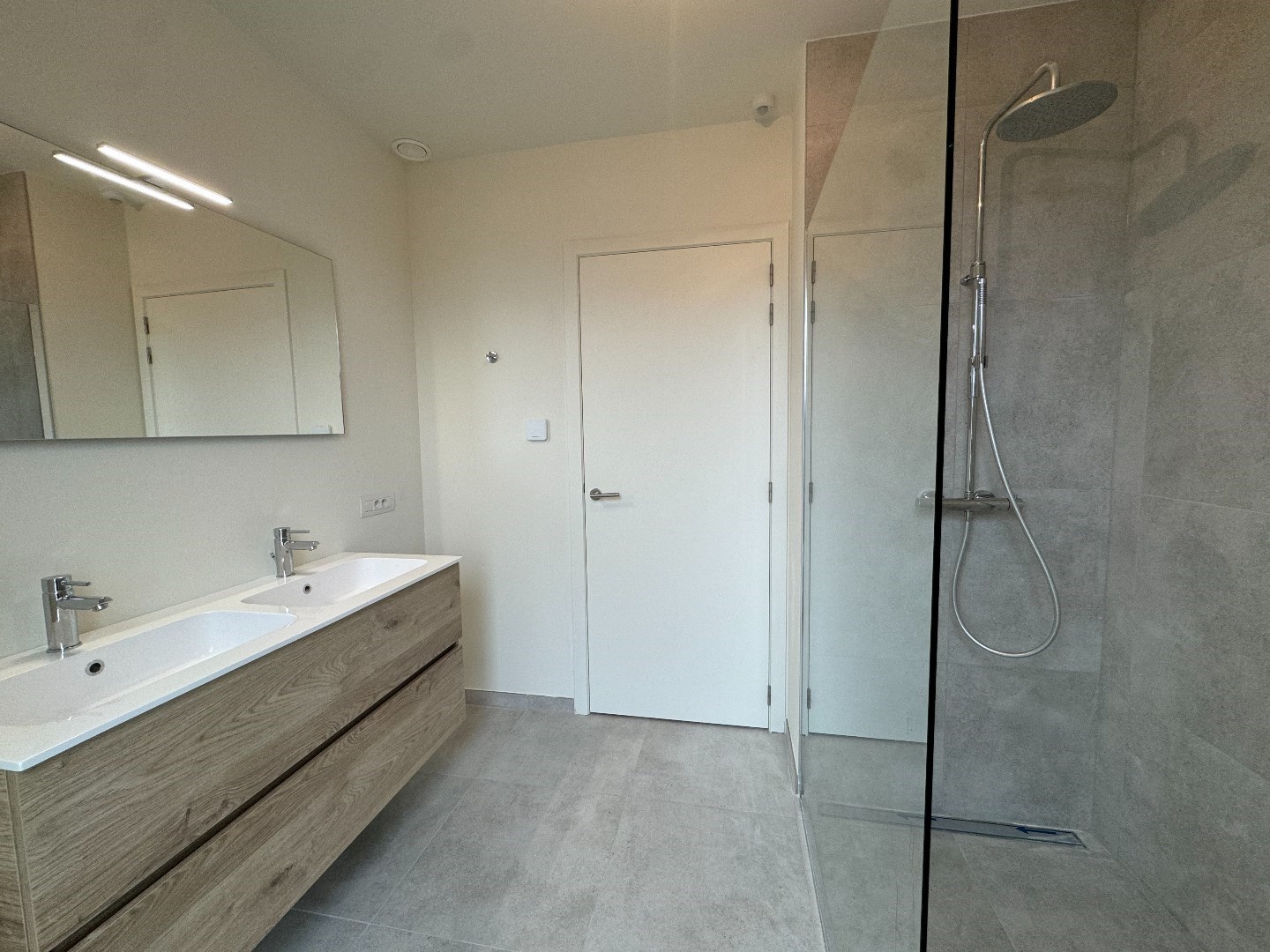 Prachtig 2-slaapkamer appartement met priv&#233;terras 