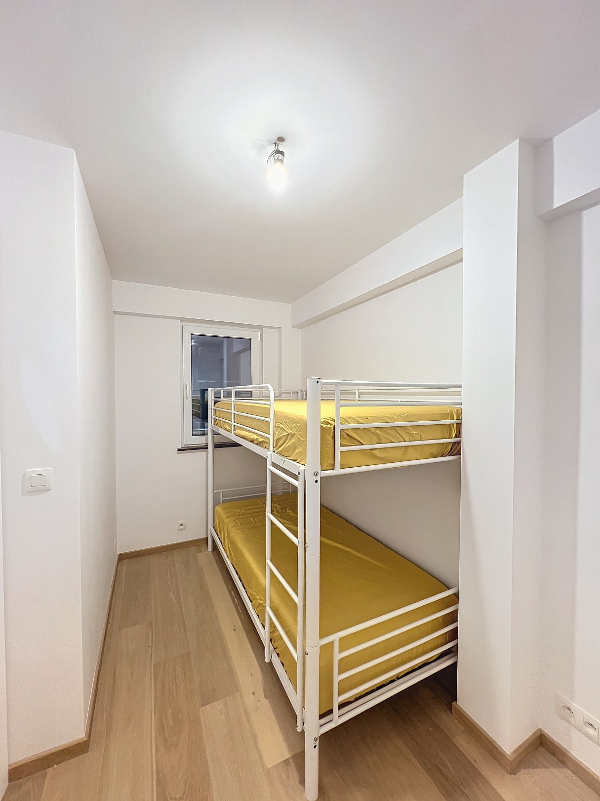 Stijlvol gerenoveerd 1-slaapkamerappartement met zeezicht op een toplocatie 