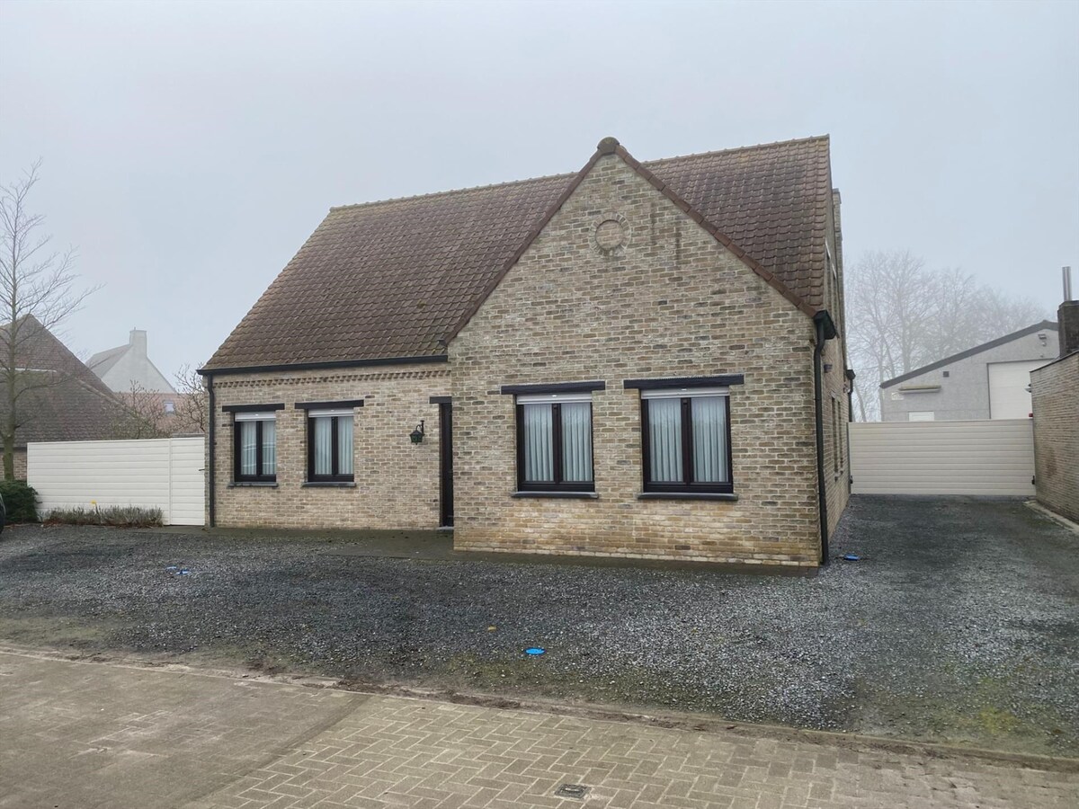 Woning met loods te Kortemark 