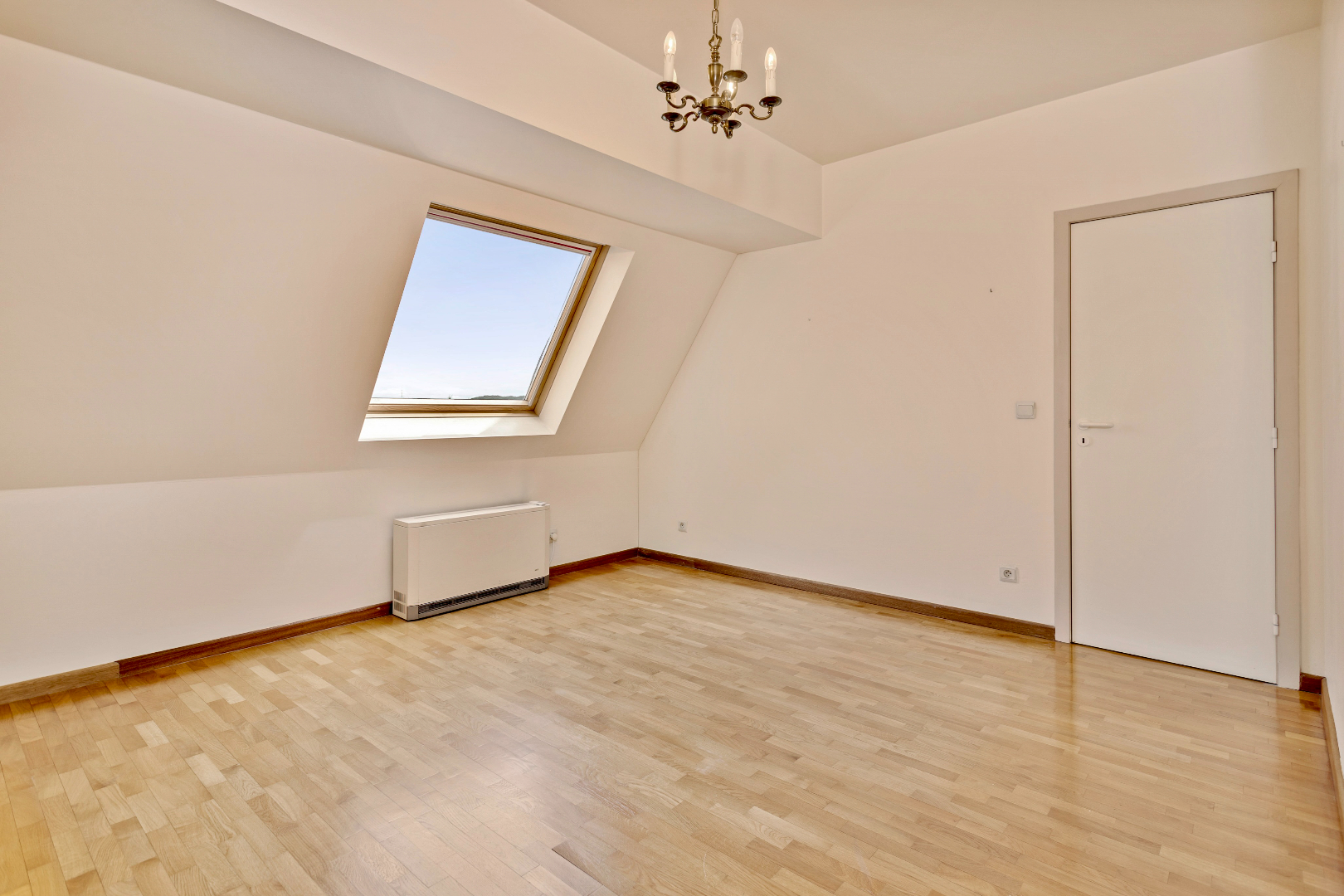 Kwalitatief en ruim appartement met 2 slaapkamers in het centrum van Halle 
