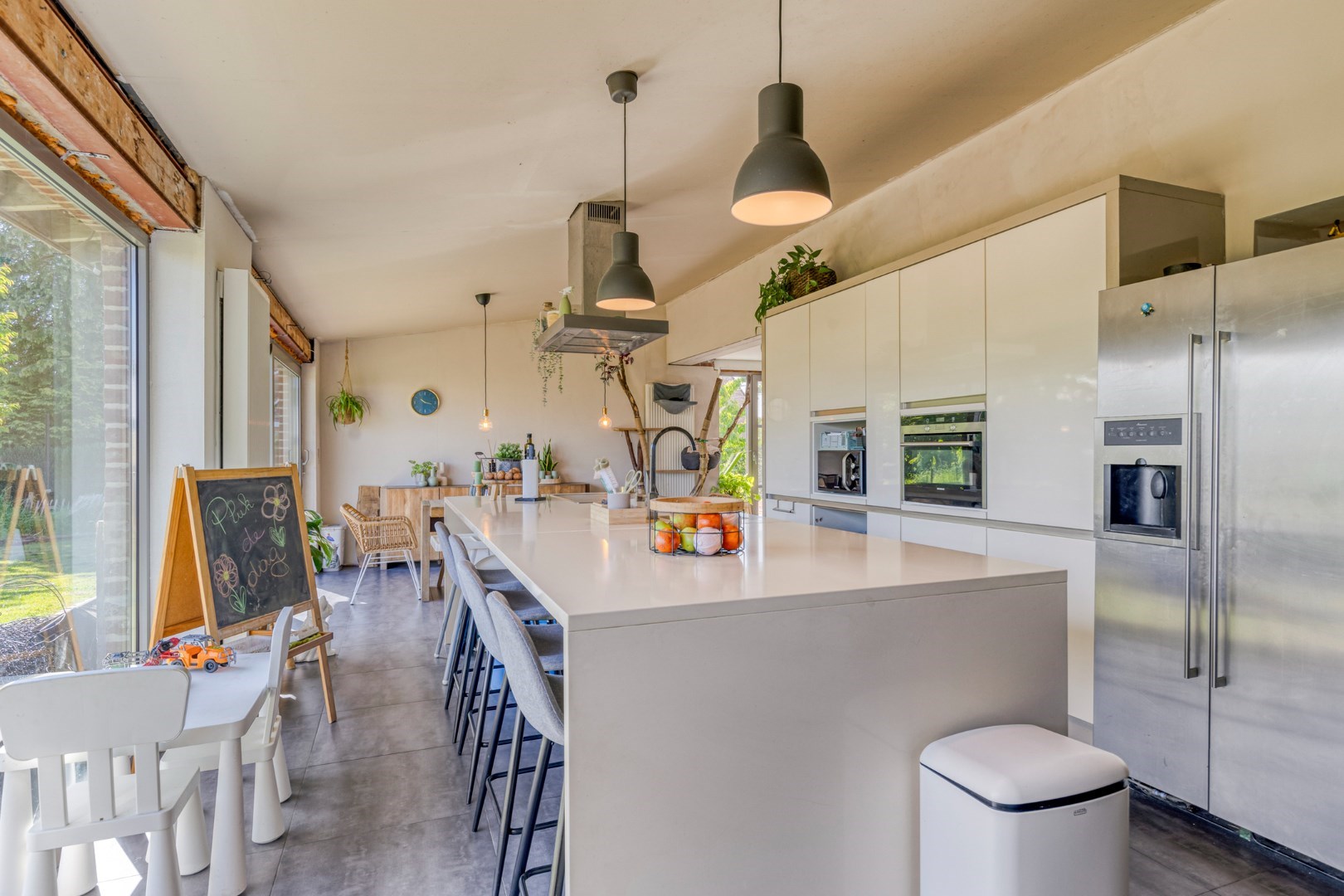 Goed gelegen open bebouwing met 4 slaapkamers en tuin in Kerkom - EPC 540 kWh/m&#178; - bewoonbare oppervlakte 238  m&#178; 