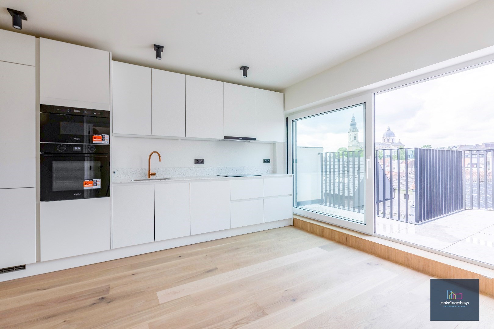 Prachtige penthouse met 2 slaapkamers en  groot terras met uniek uitzicht 