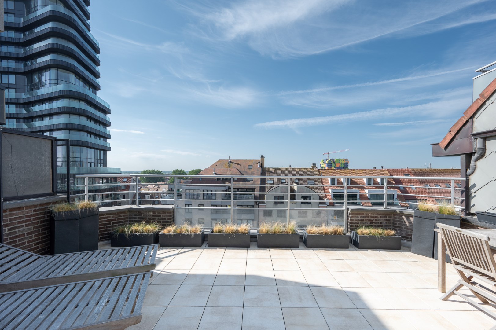 Instapklare studio met 2 uitzonderlijke zonneterrassen. 