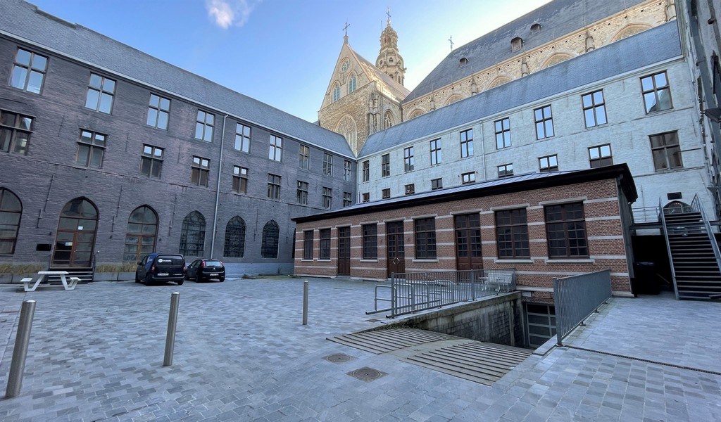 Kantoren te huur in Sint-Paulusklooster in Antwerpen