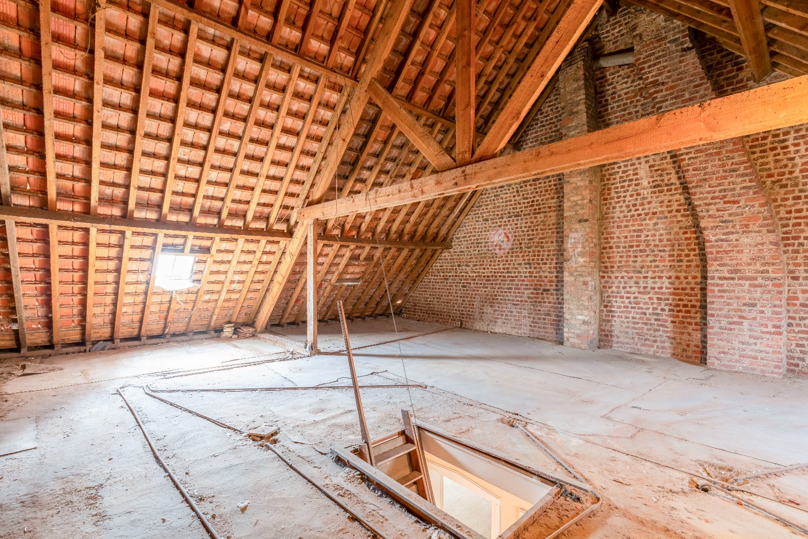 Architecturaal sterke woning met praktijkruimte en tuin 