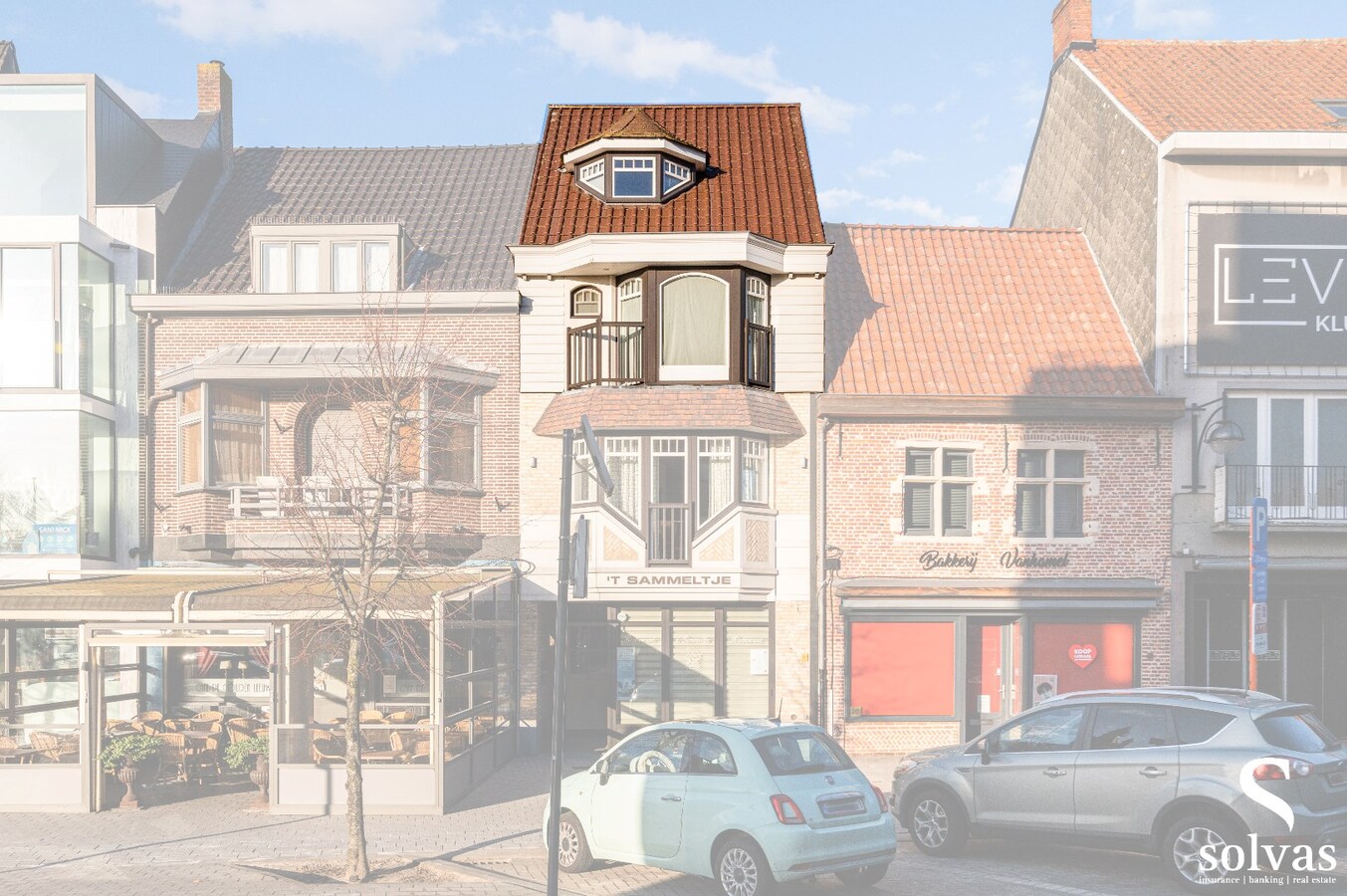 TOPLOCATIE met zicht op de markt van Maldegem 