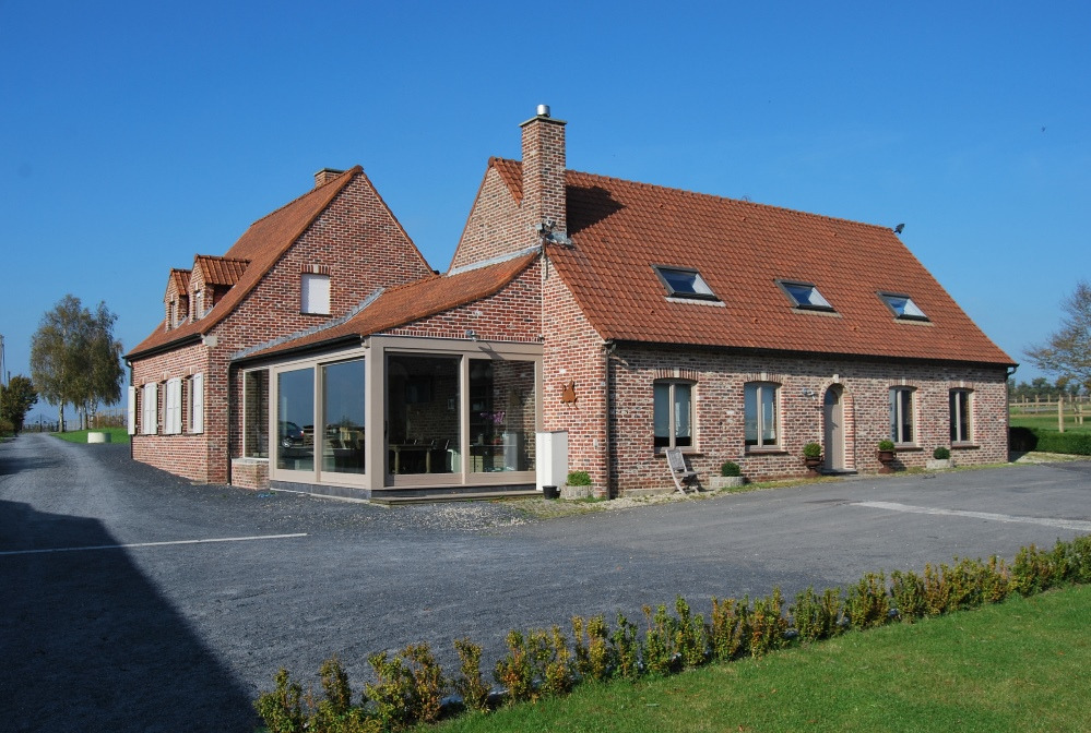 Professionele accommodatie op ca. 11,7 ha in Mont-de-l’Enclus 