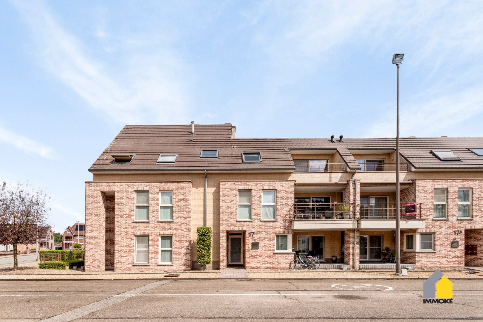 Instapklaar appartement met 2 slpk, zonneterras, garage en kelderberging. 