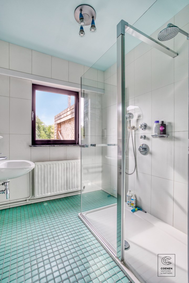 Ruime stadswoning van 177 m&#178; met 4 slaapkamers in het centrum van Hoogstraten! 