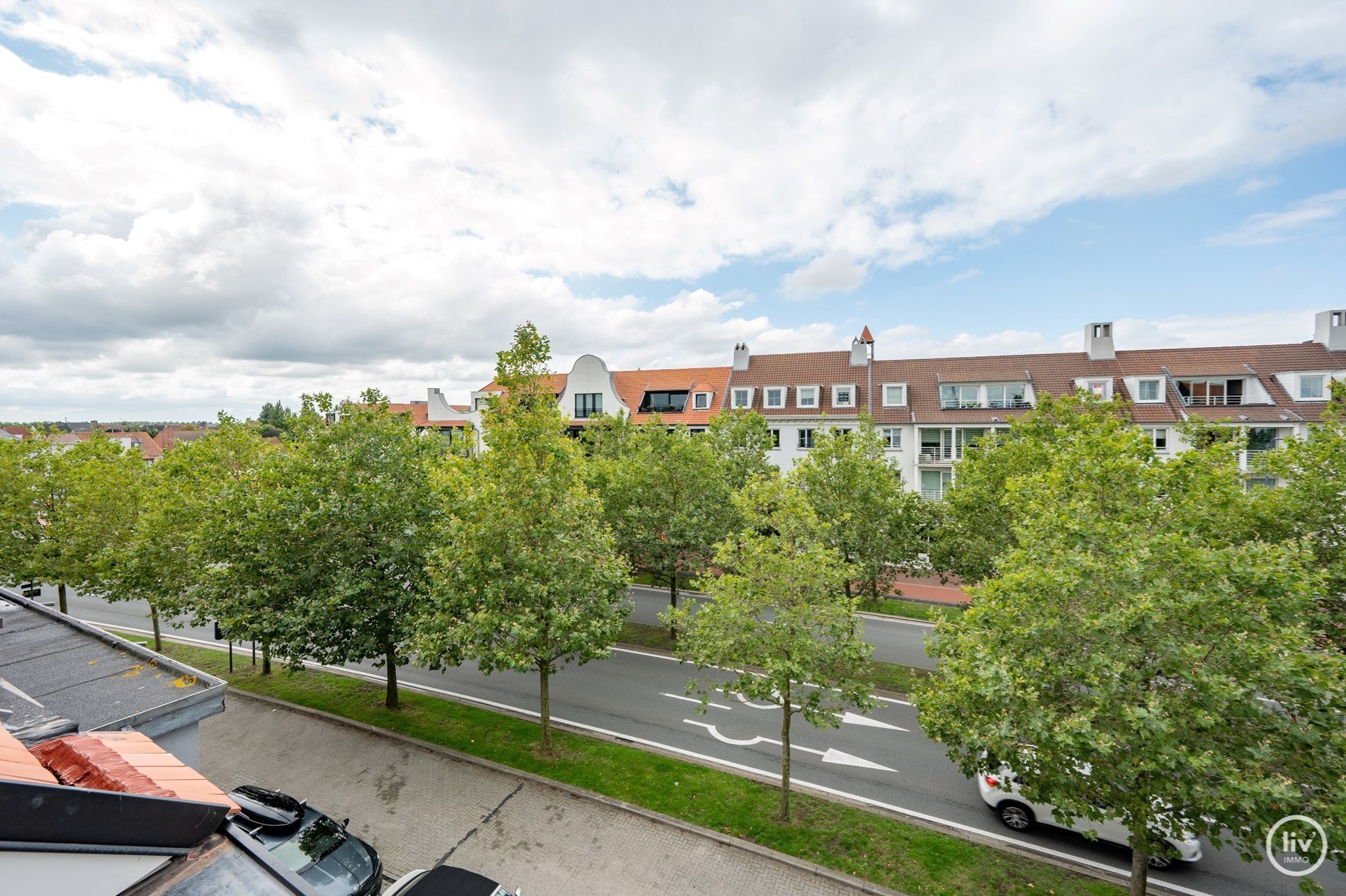 Nieuwbouw duplex (2024) , centraal gelegen nabij Duinenwater, waardoor alle winkels en openbaar vervoer bereikbaar zijn op wandelafstand. 