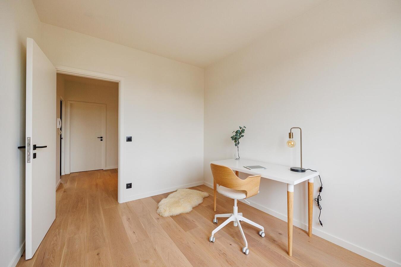 Kwalitatief gerenoveerd appartement met terras! 