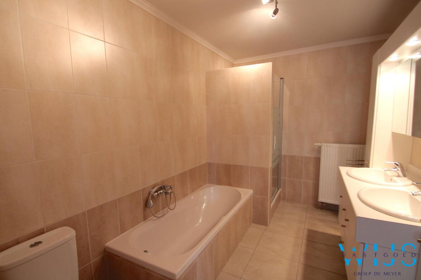 Prachtig lichtrijk 3 slaapkamerappartement van 115m&#178; te ERTVELDE 