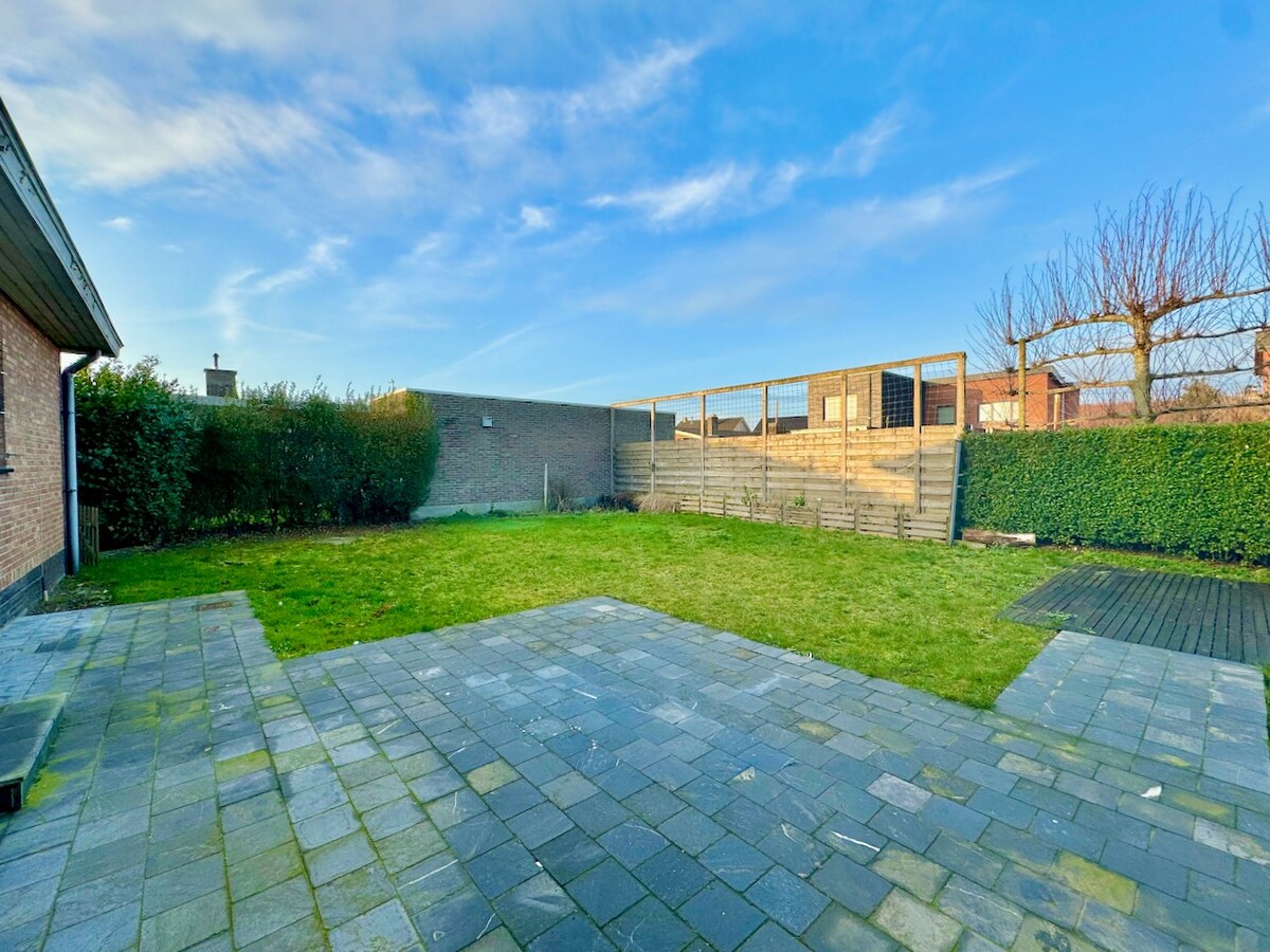 Bungalow op perceel van 651m&#178; in hartje ERTVELDE ! 