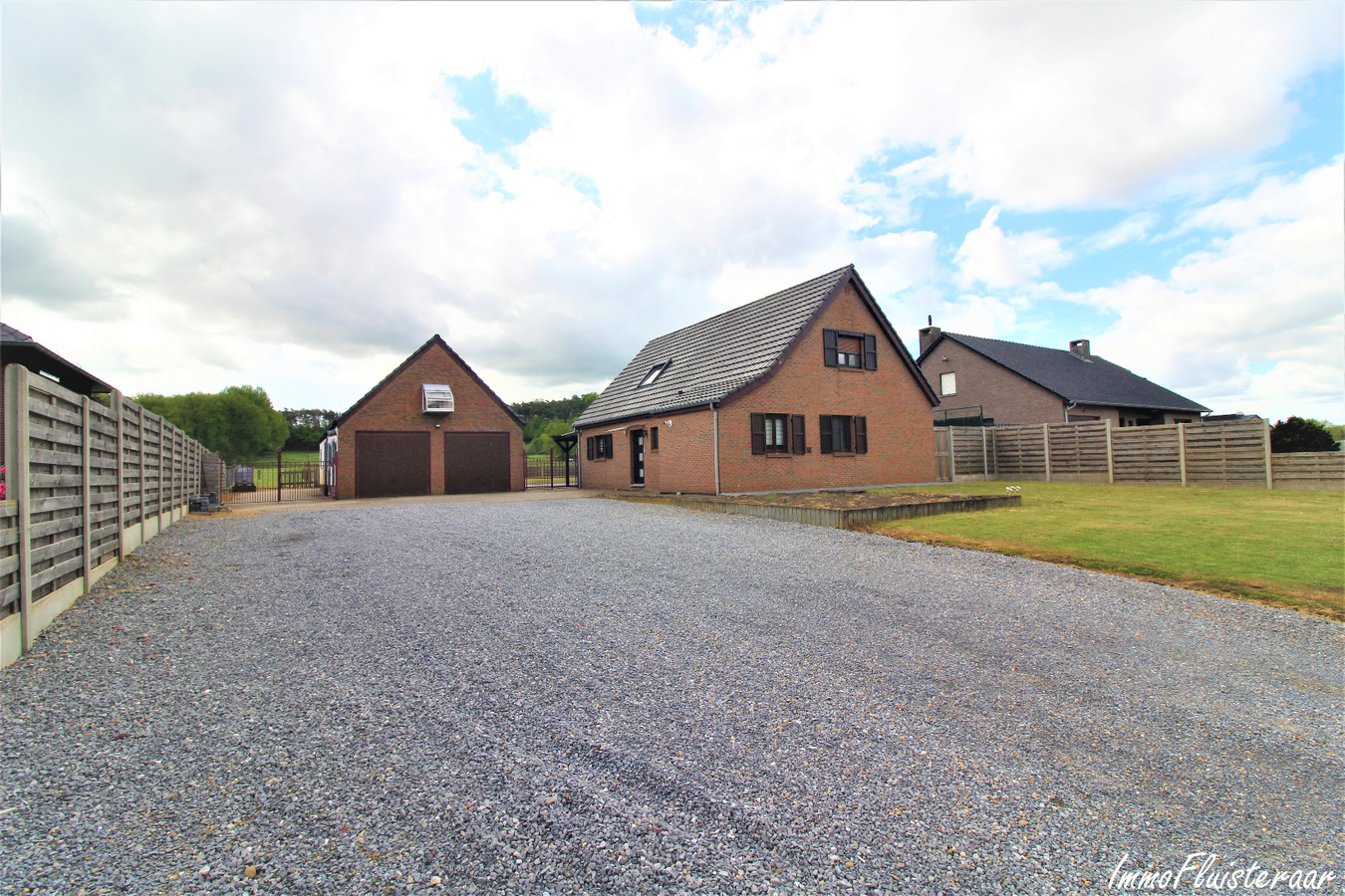 IN OPTIE - Woning met paardenstallen, aanhorigheden, buitenpiste en weiland op ca. 65a te Schaffen (Diest; Vlaams-Brabant) 