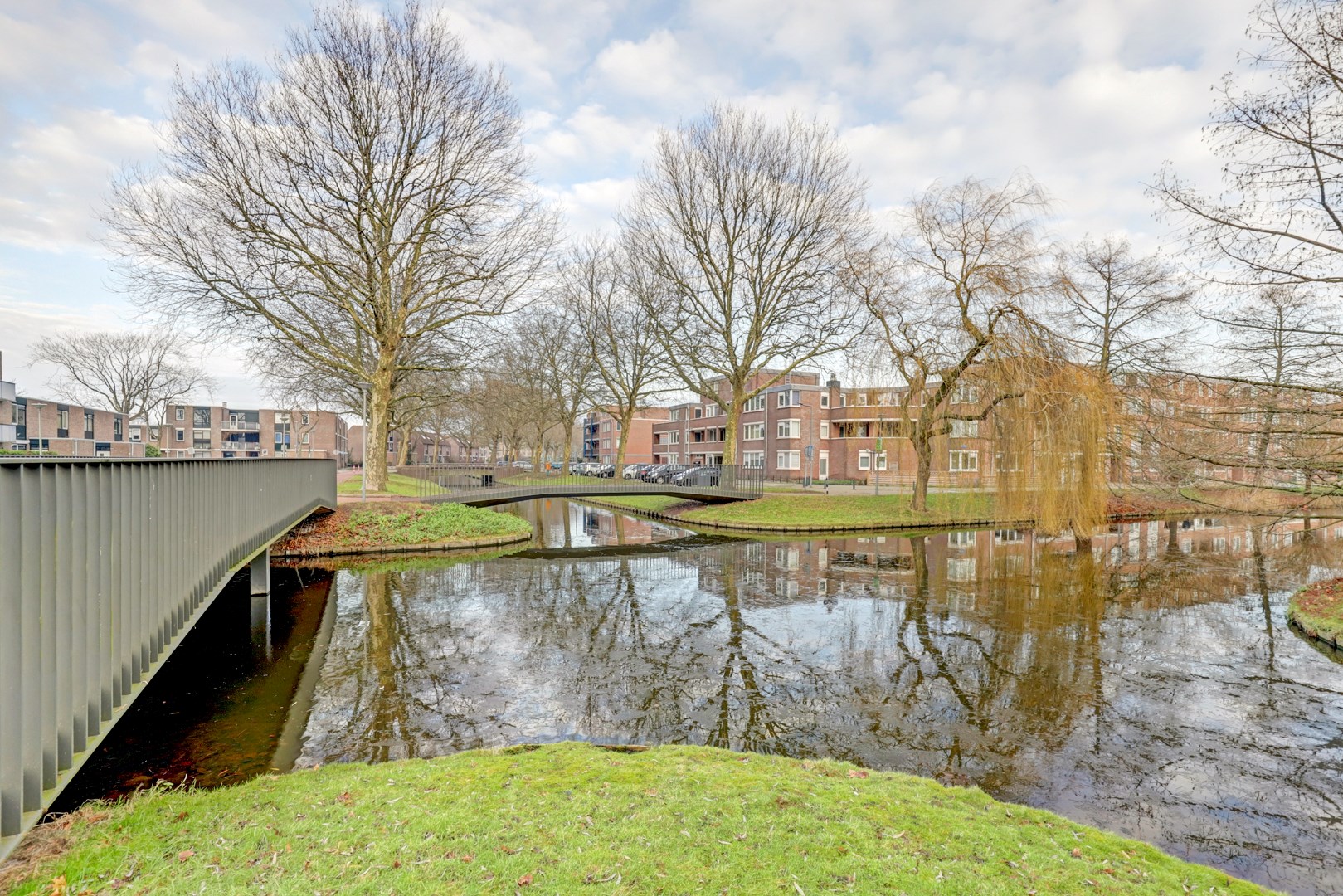 Deze 3 kamer maisonnette van 79 m2 woonplezier is zonder klussen te betrekken. 