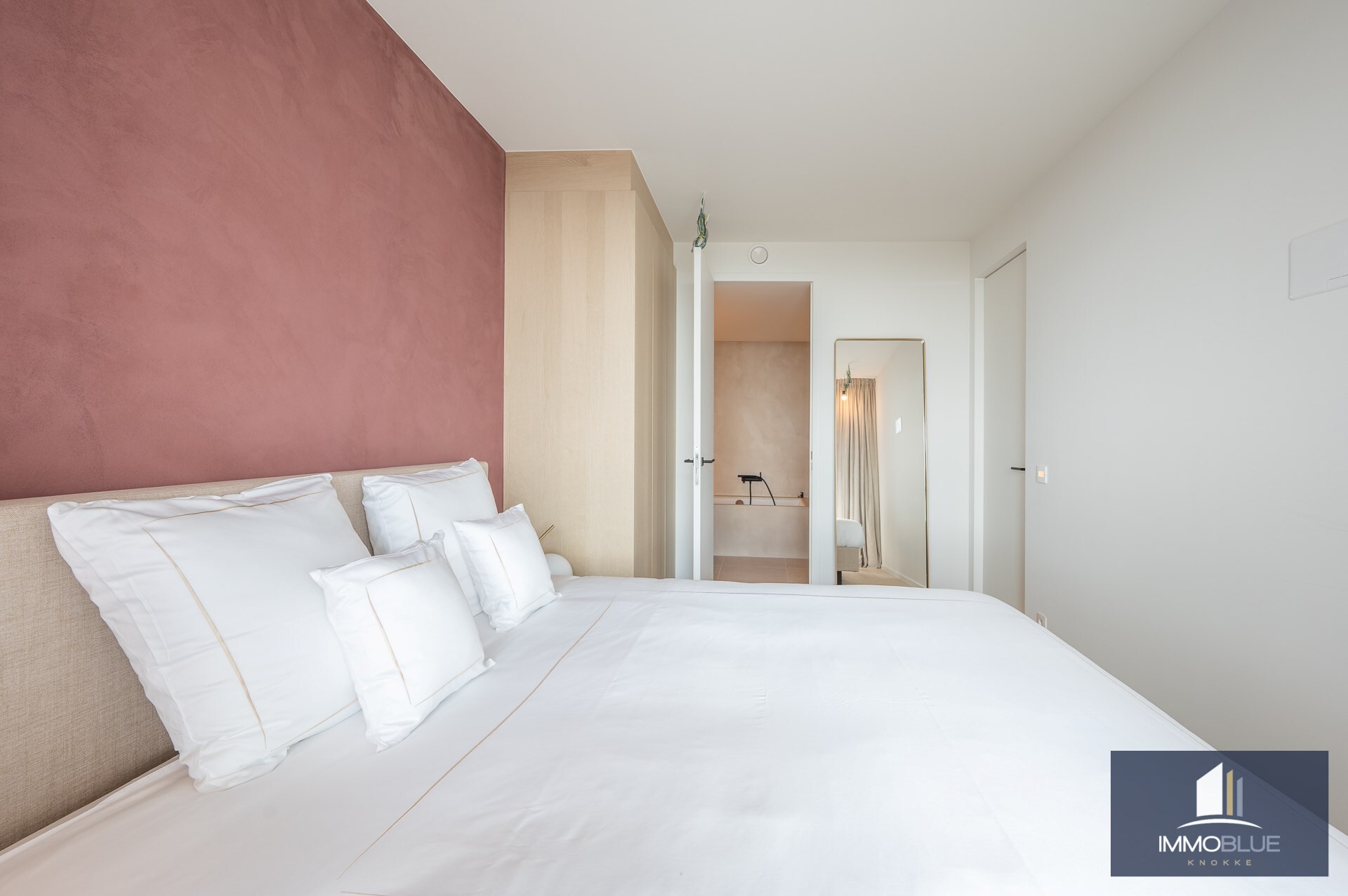 Luxueus appartement met zeer ruim terras gelegen in de exclusieve residentie The Tower. 