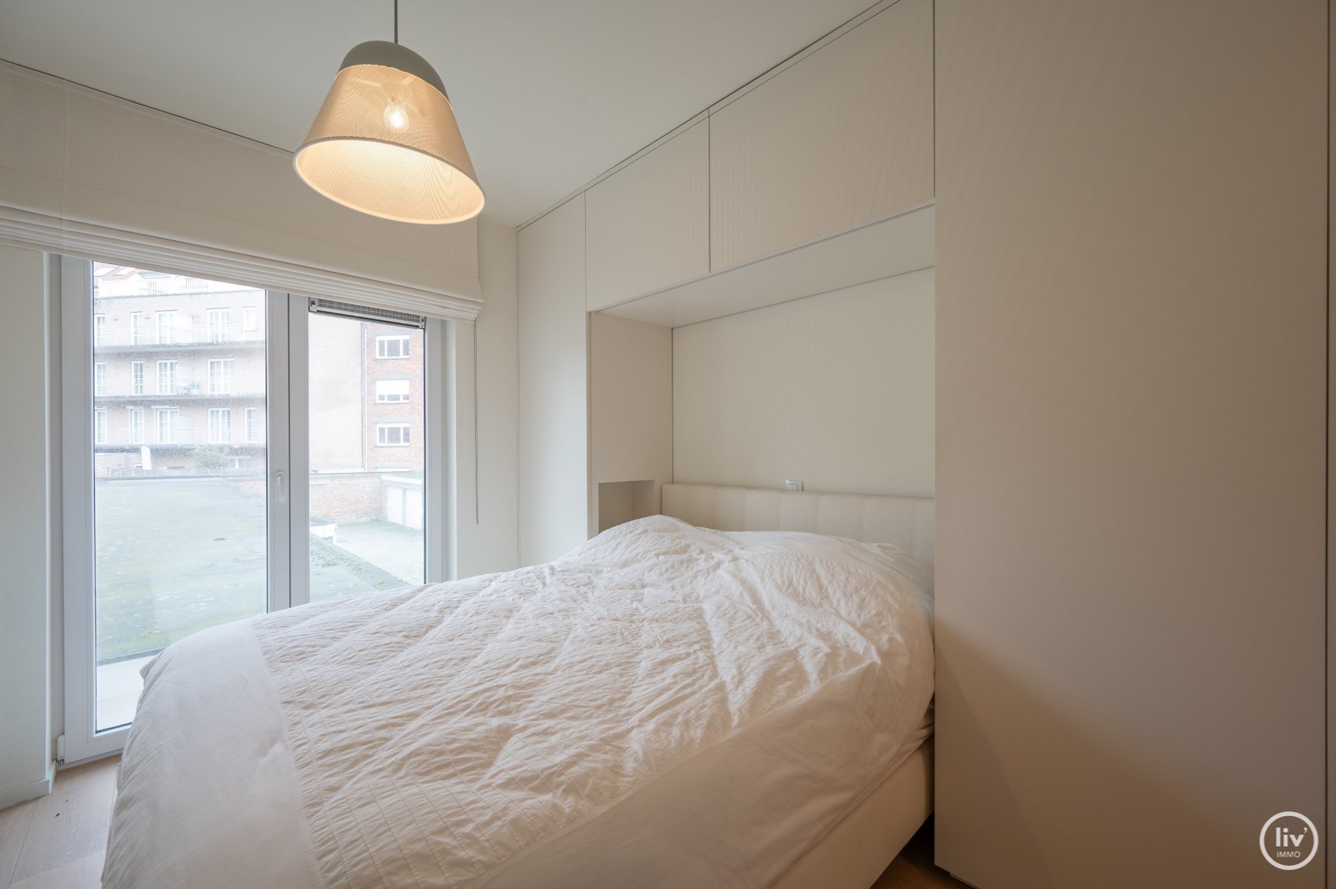 R&#233;cent (2015) appartement uitzonderlijk goed gelegen met open zicht over het Ijzerpark te Knokke. 