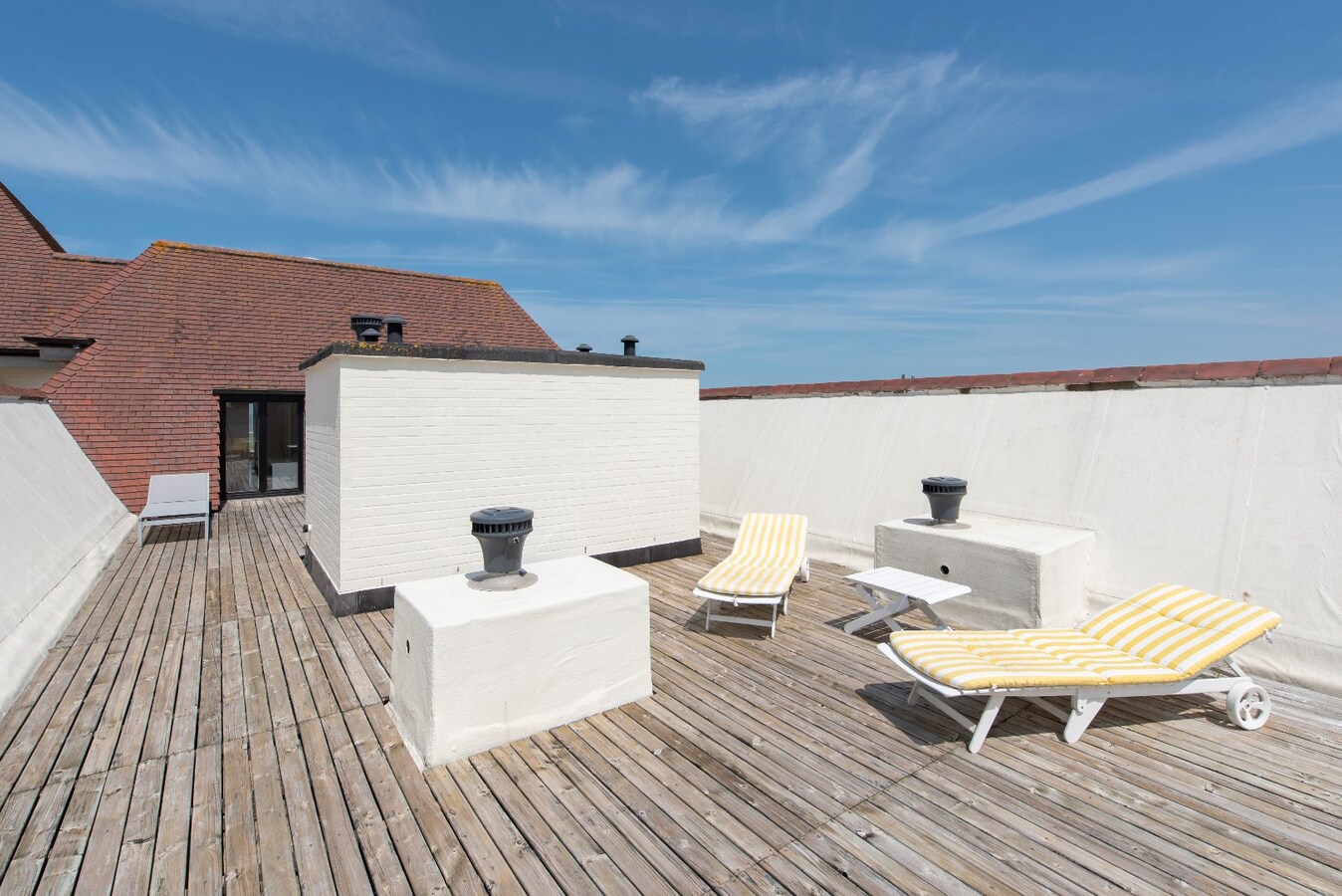 Luxueuze penthouse met drie slaapkamers en frontaal zeezicht in Res. Eden Beach 