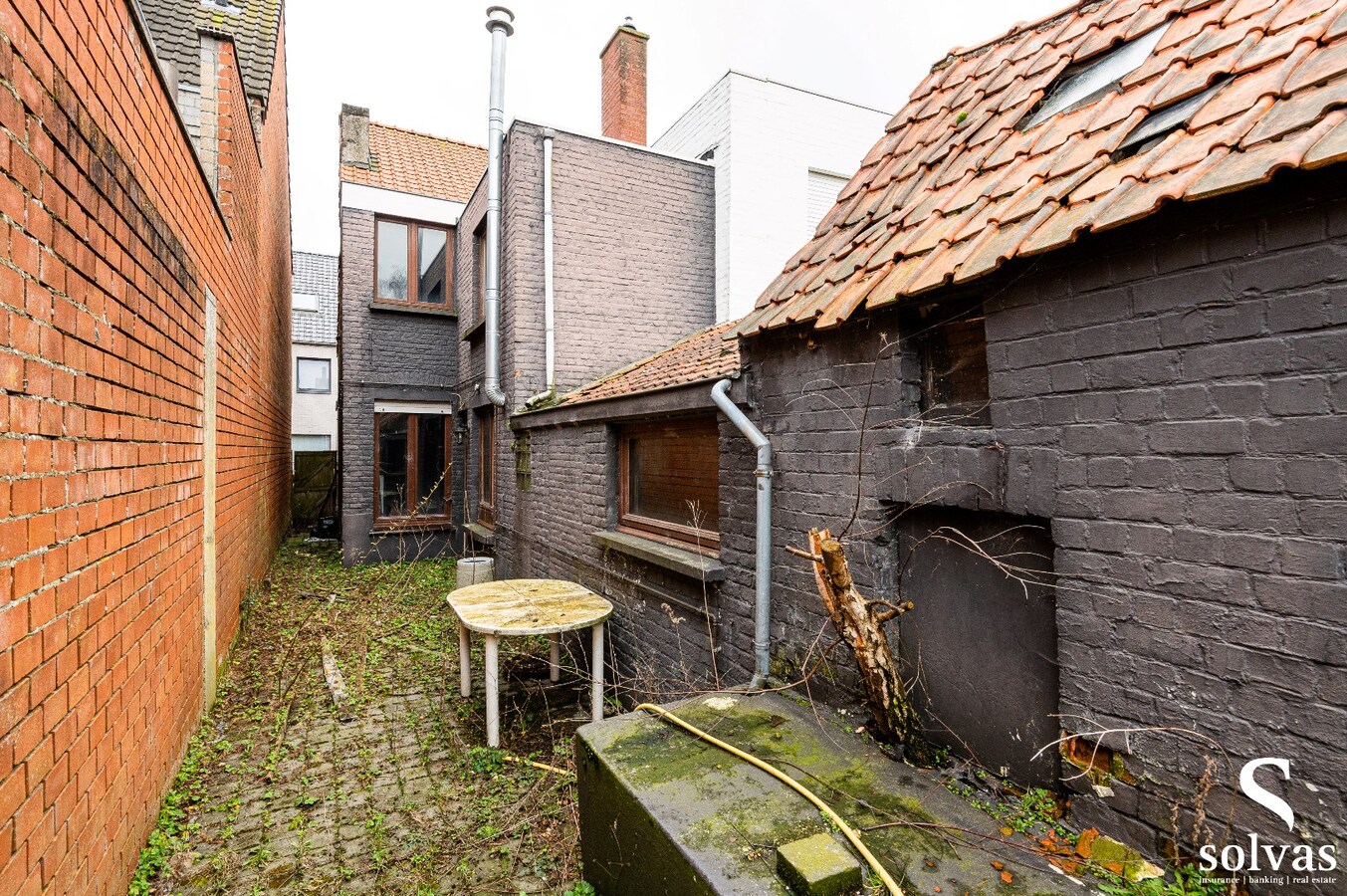 Te renoveren woning in centrum Maldegem met 2 slaapkamers 