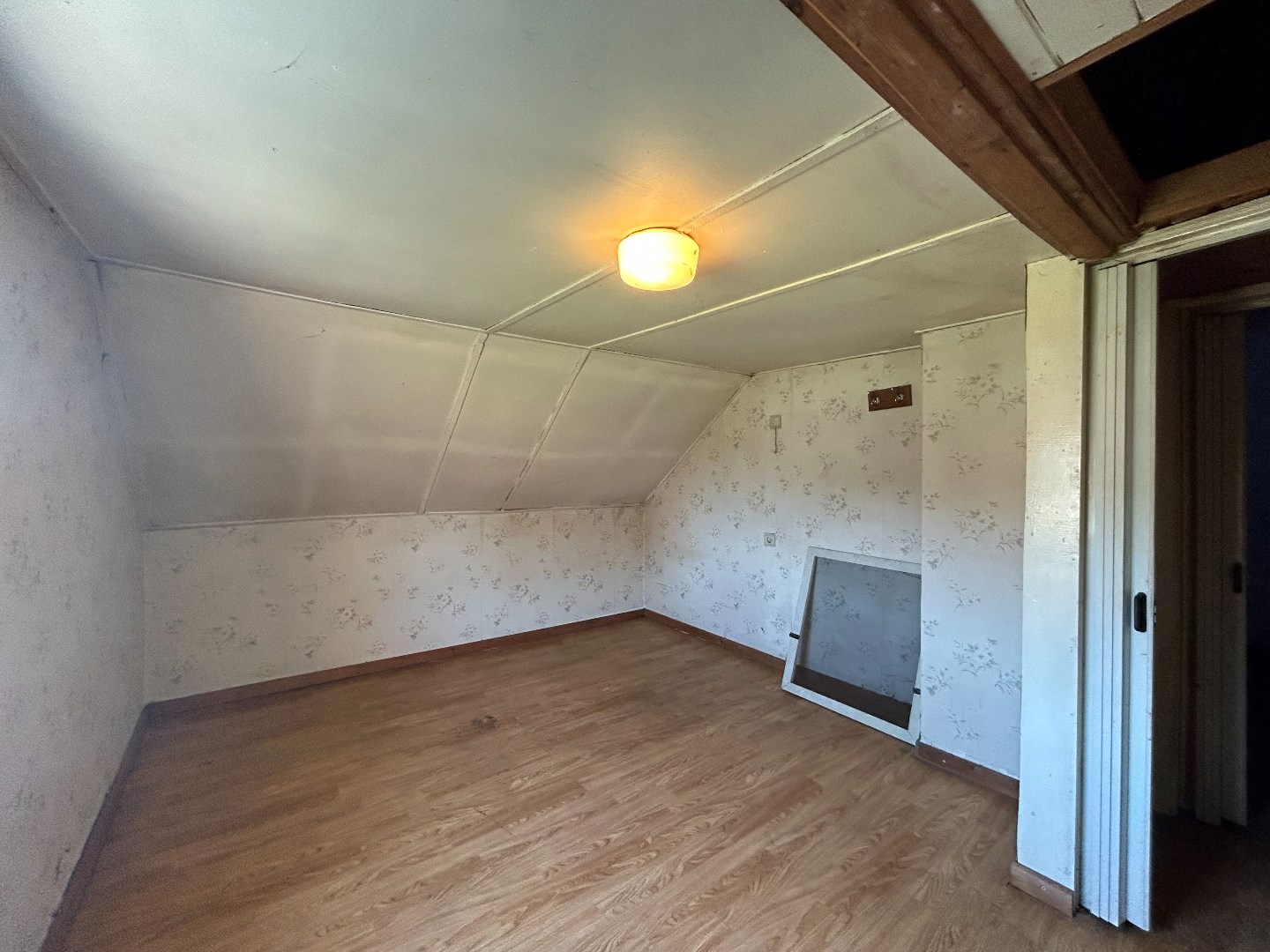 Te renoveren woning op een perceel van 1049 m&#178; in Geel 