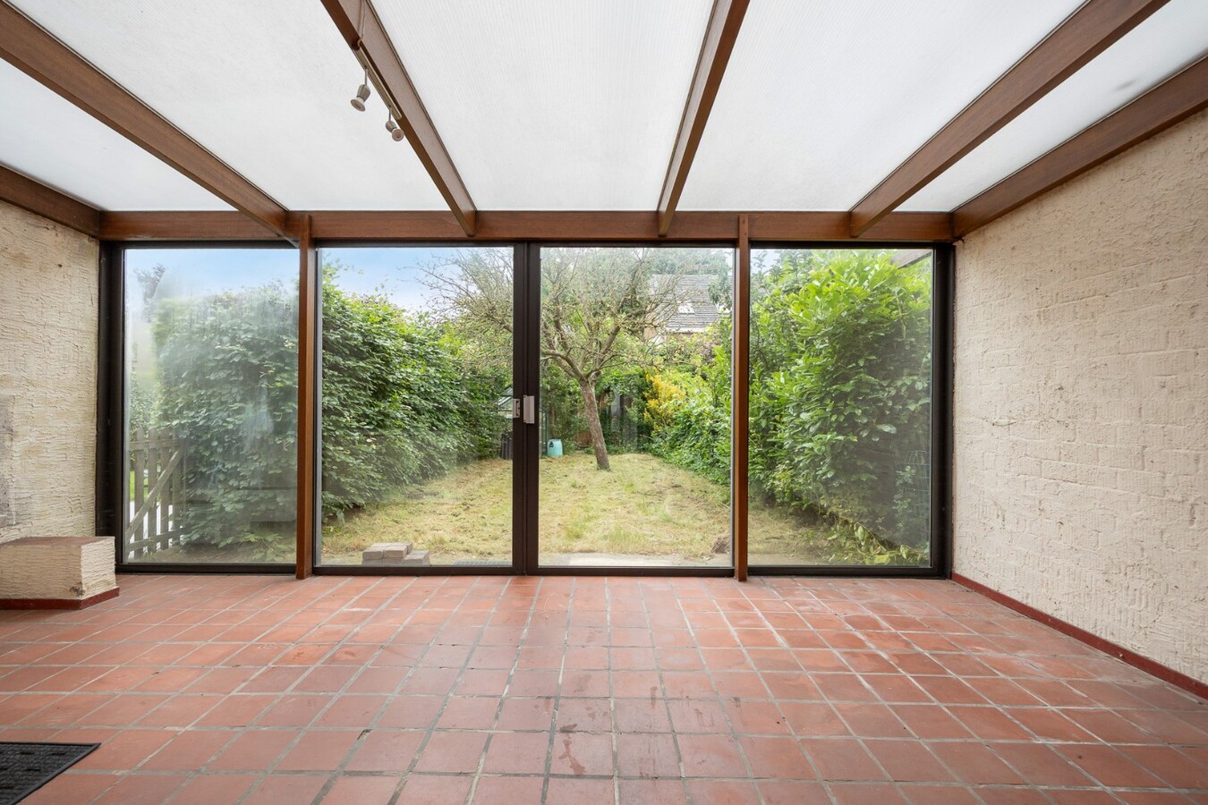 Te renoveren woning met tuin in een rustige wijk te Schoten! 