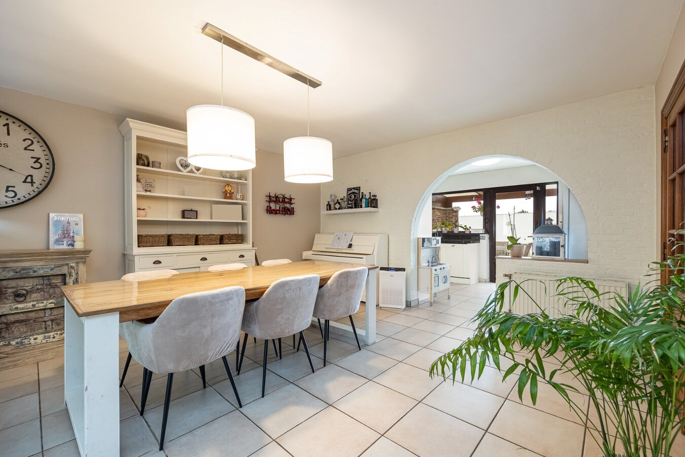 Prachtige woning 243 m&#178; met 4 slaapkamers (met mogelijkheid tot kangoeroewoning) 
