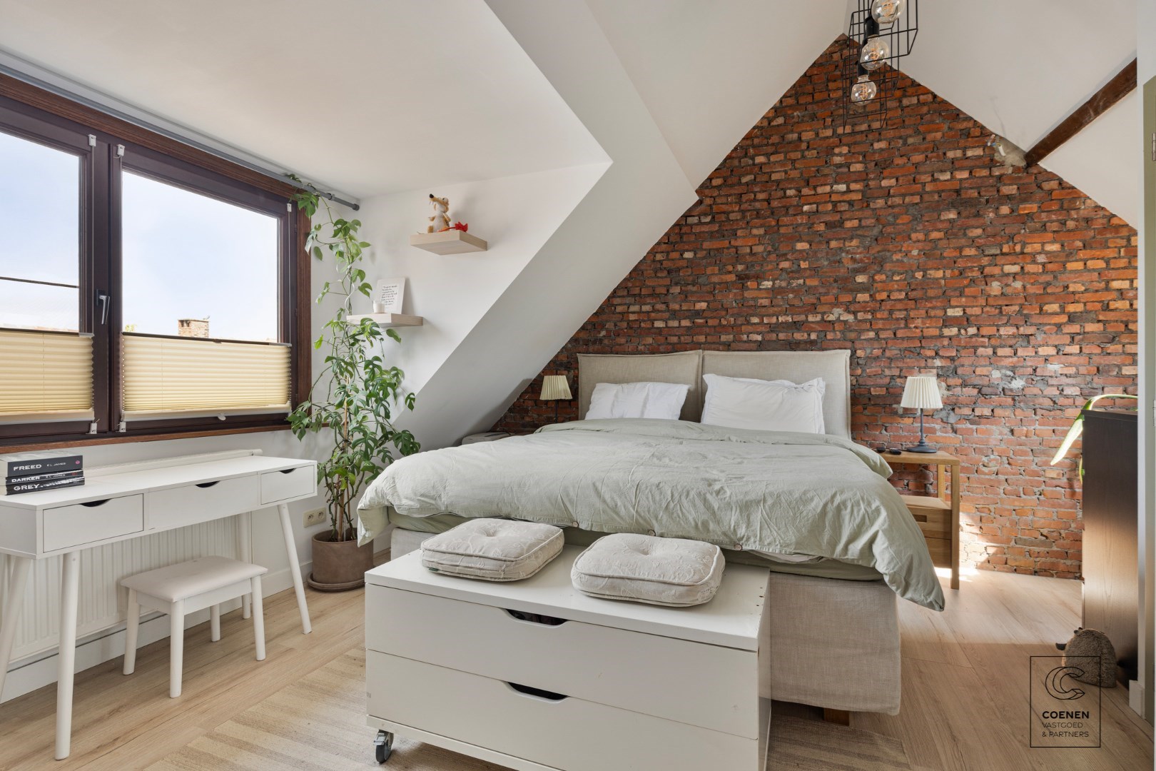 Charmante gezinswoning van 126m&#178; en 3 slaapkamers op TOPlocatie te Luchtbal! 