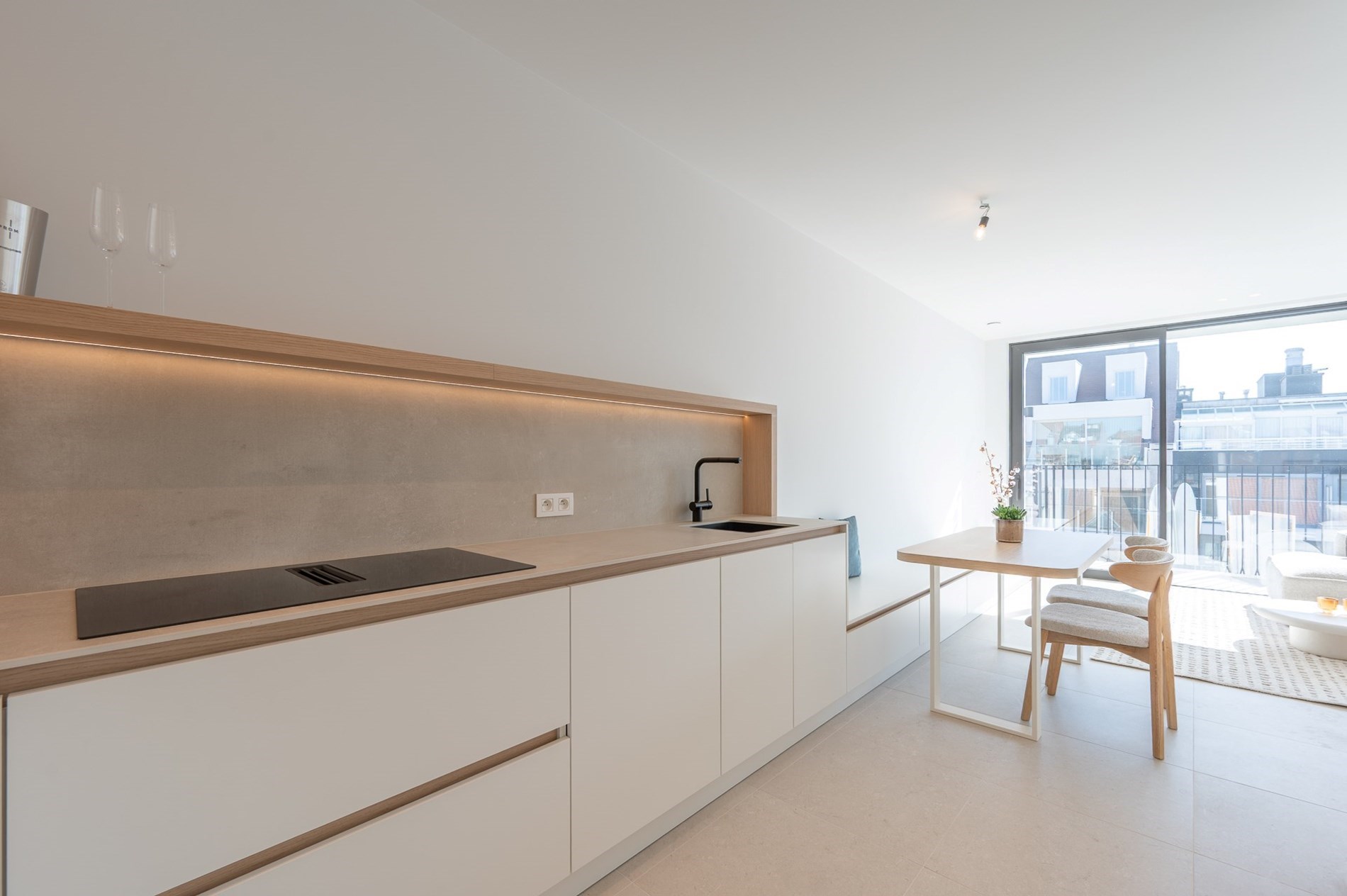 Appartement neuf enti&#232;rement fini avec des vues agr&#233;ables situ&#233; au centre de Knokke. 