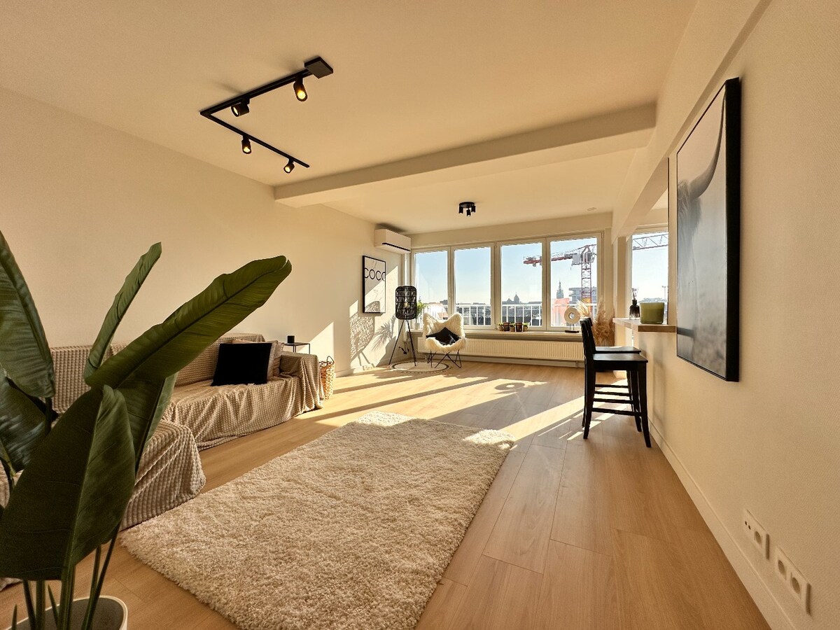 TOPPER !! Trendy PENTHOUSE met fantastisch zicht ! 