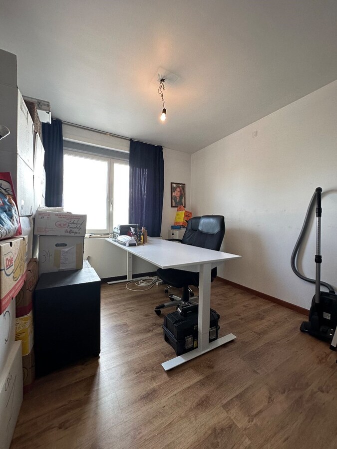 Gerenoveerd 2-slaapkamerappartement met garage te Diksmuide 