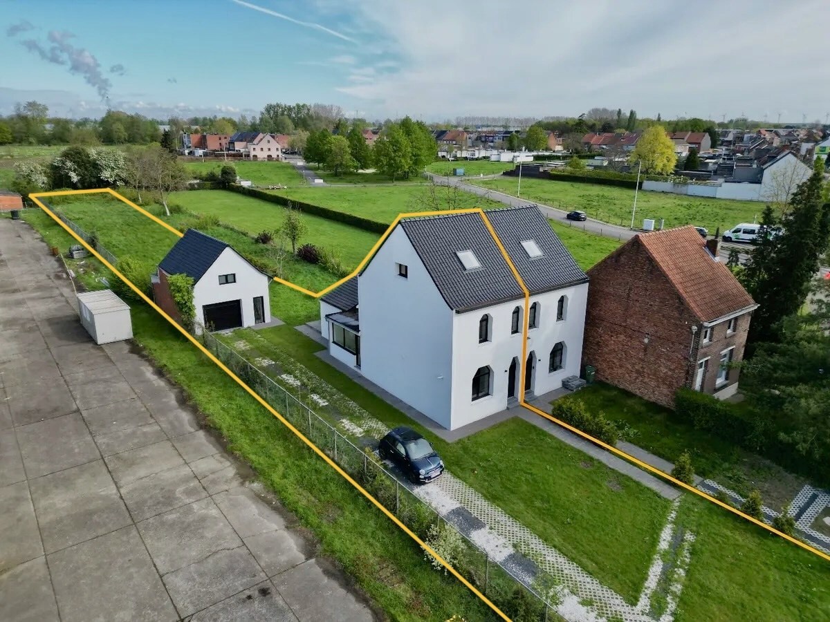 Luxueus gerenoveerde (2025) woning bijgebouw &amp; ruime tuin in Zwijndrecht 