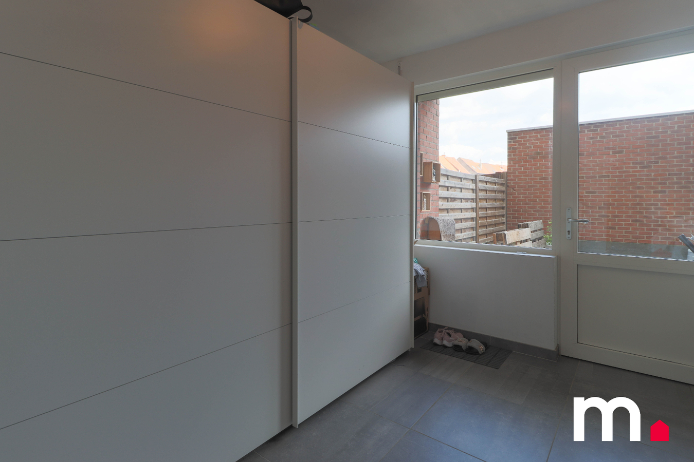 Instapklaar gelijkvloers appartement met garage nabij centrum Kortrijk ! 